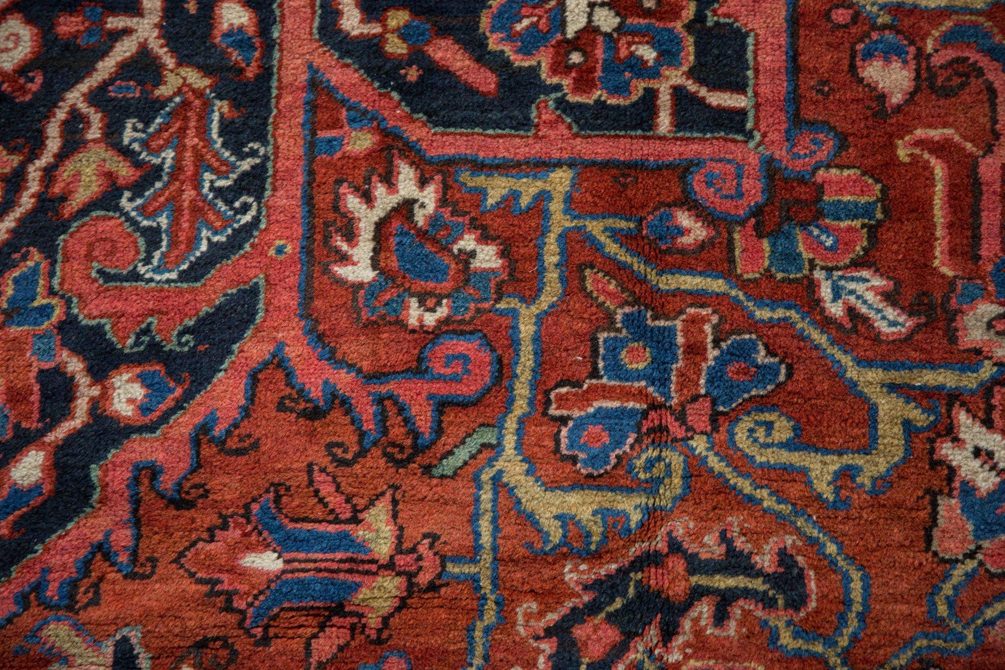 Vintage-Teppich in Heriz im Angebot 3