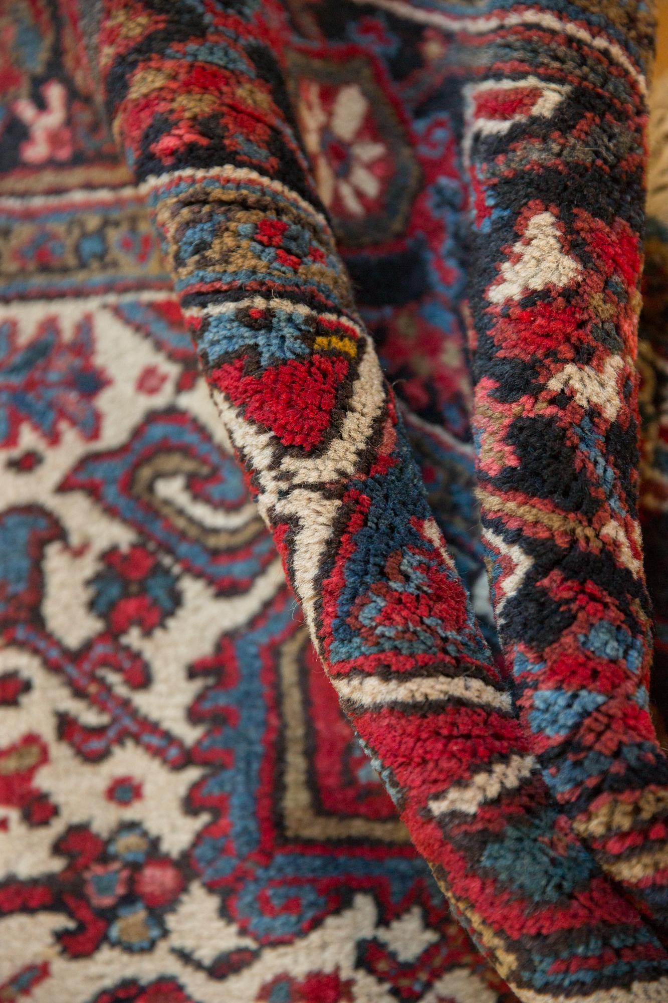 Vintage Heriz Carpet For Sale 4
