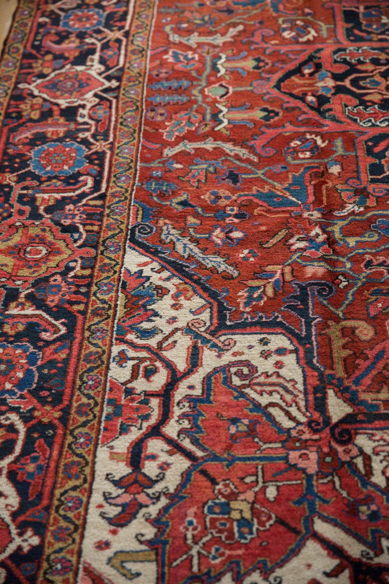 Vintage-Teppich in Heriz (Mitte des 20. Jahrhunderts) im Angebot