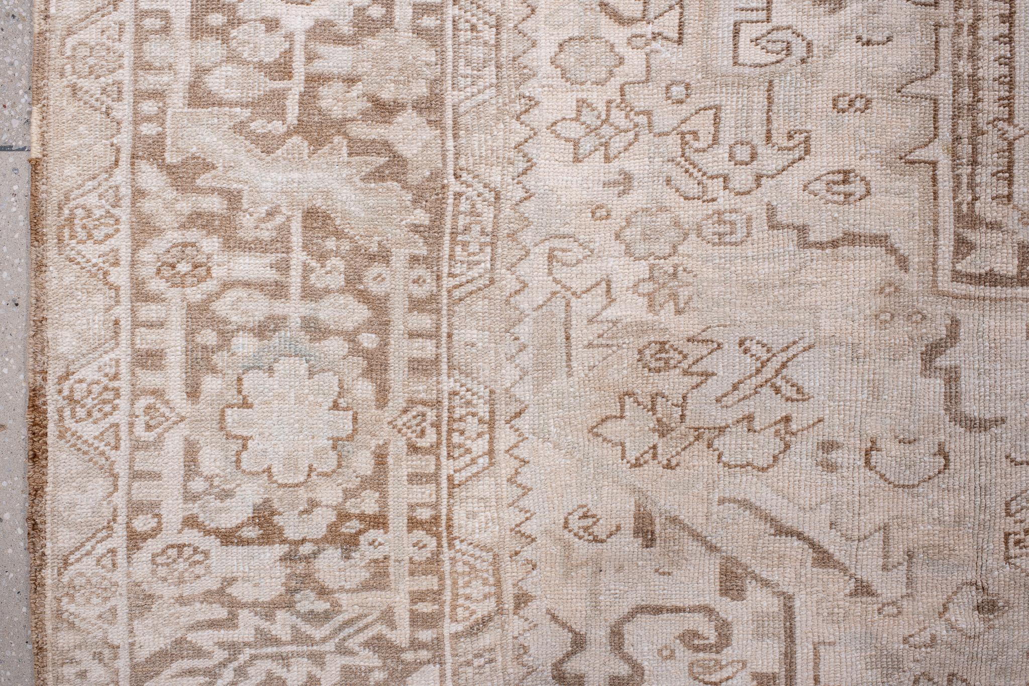Metà XX secolo Vintage Heriz in tonalità di marrone in vendita