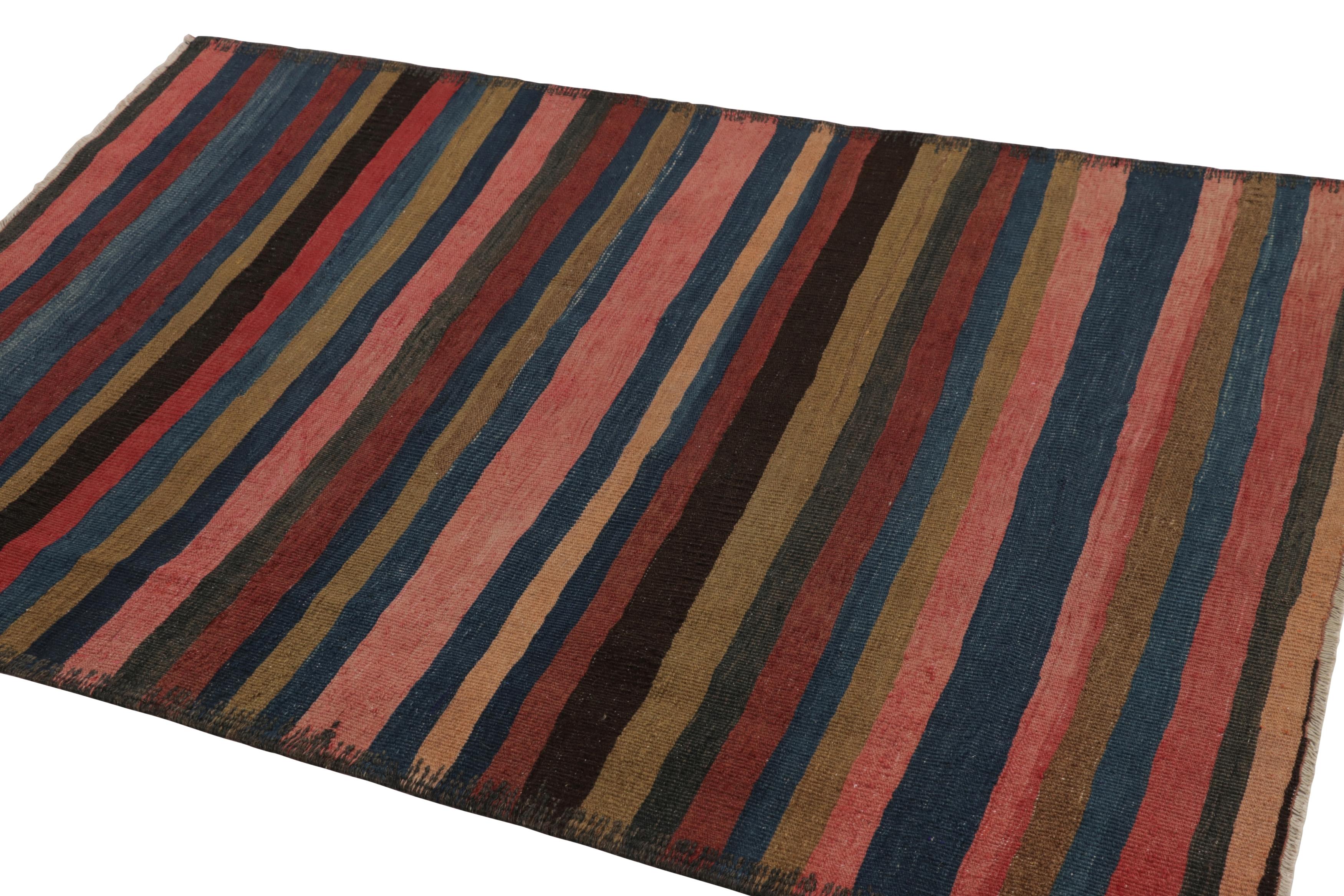 Vintage Heriz Persian Kilim in Pink and Blue Geometric Stripes - Rug & Kilim (Handgewebt) im Angebot