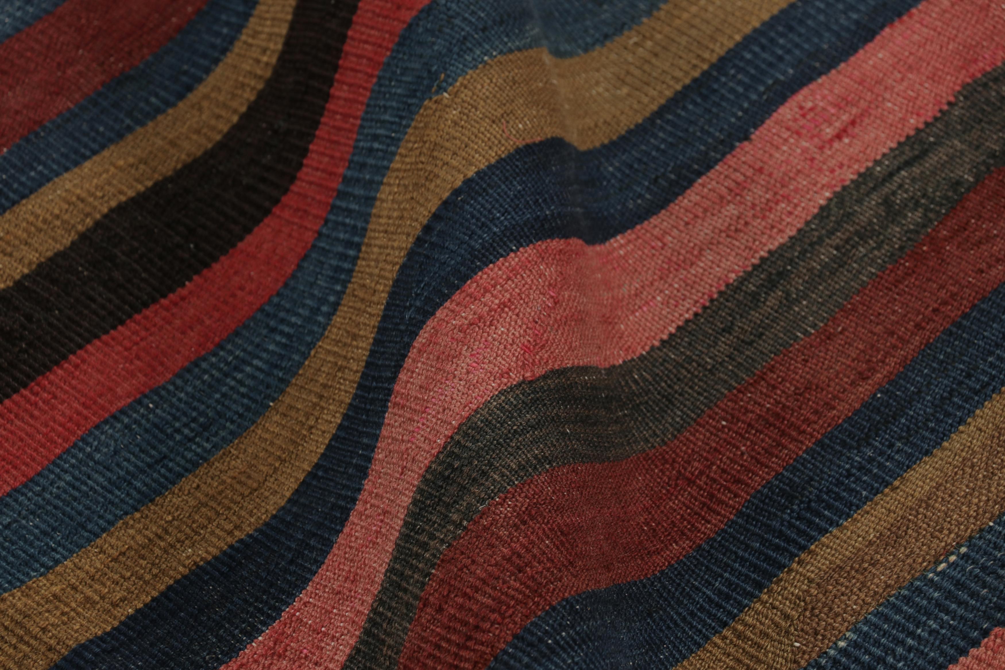Vintage Heriz Persian Kilim in Pink and Blue Geometric Stripes - Rug & Kilim (Wolle) im Angebot