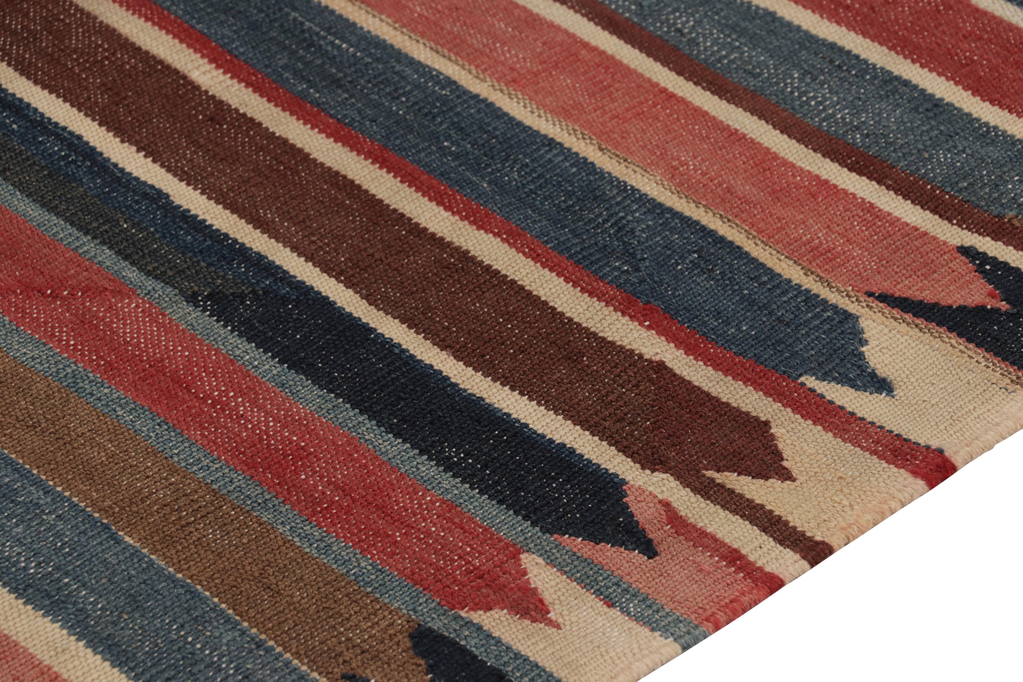 Persiano Vintage Heriz Kilim persiano a strisce geometriche rosse e marroni - Rug & Kilim in vendita