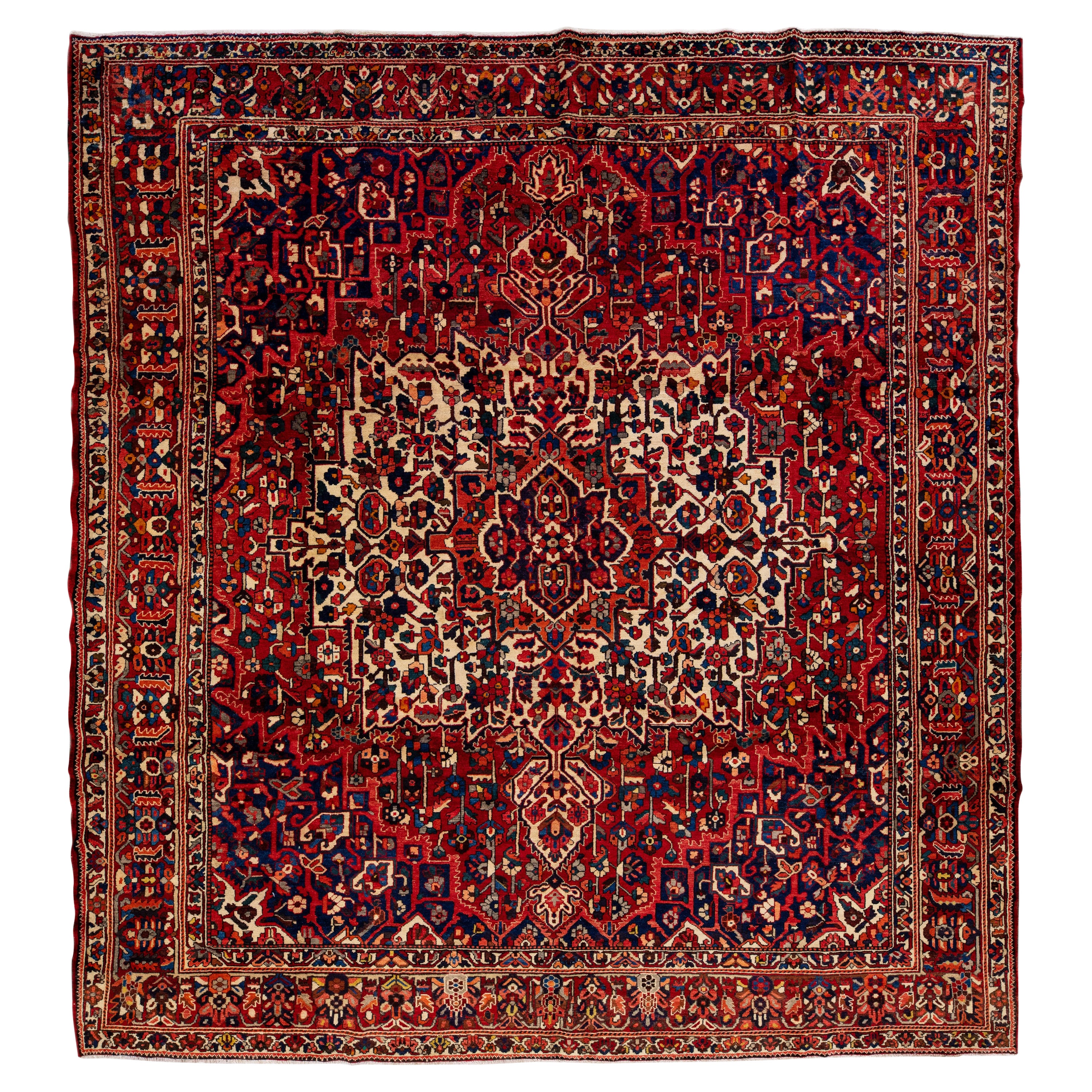 Heriz Roter handgefertigter, quadratischer Wollteppich mit Medaillonmuster, Vintage im Angebot