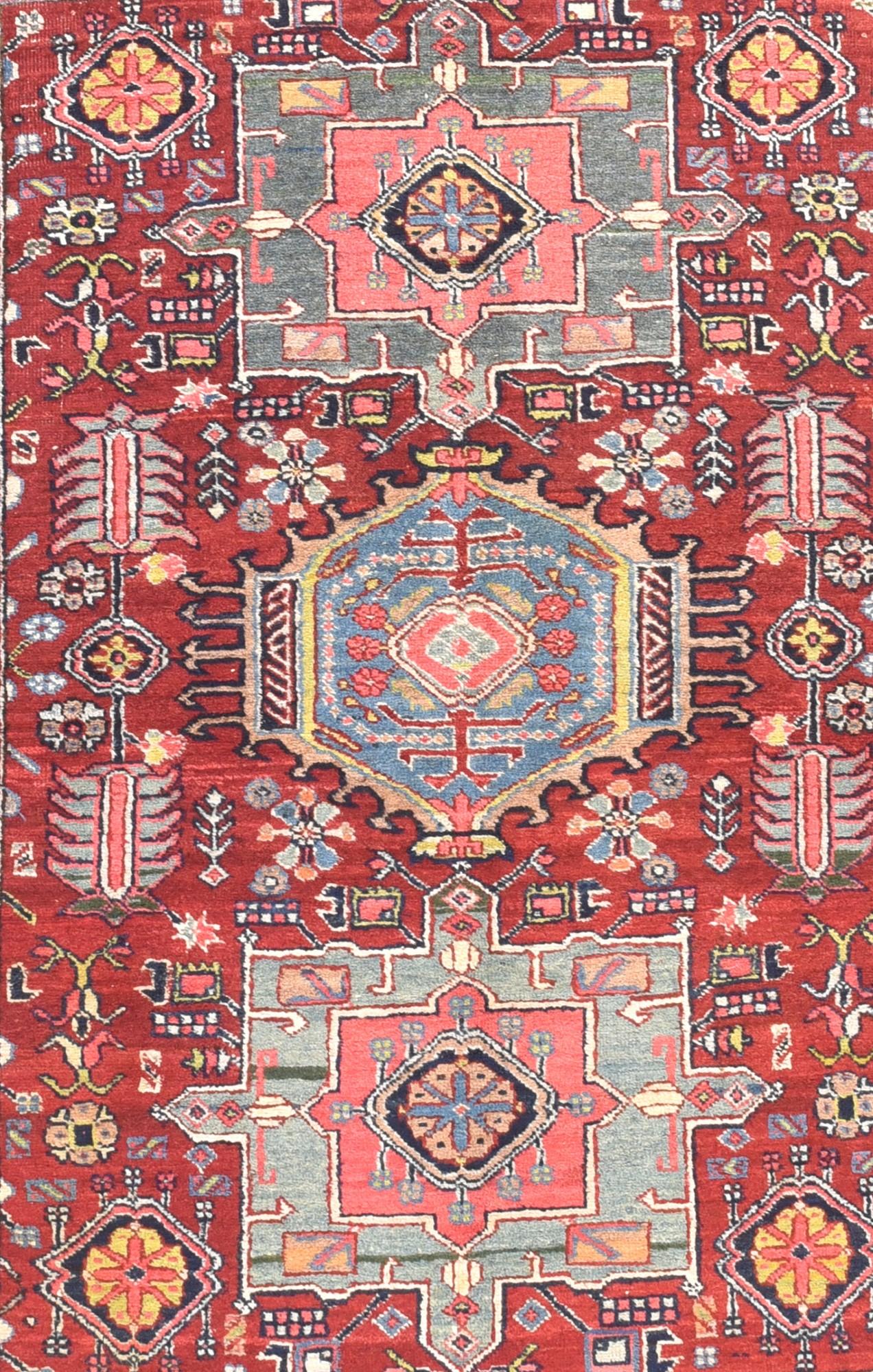 Vintage Heriz Rug 4'6'' x 5'9'' In Good Condition For Sale In New York, NY