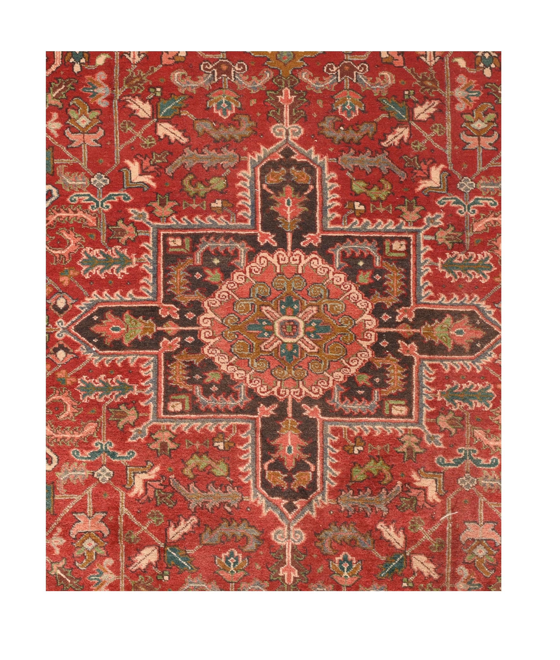Vintage Heriz Rug 6'1'' x 9'2'' In Good Condition For Sale In New York, NY