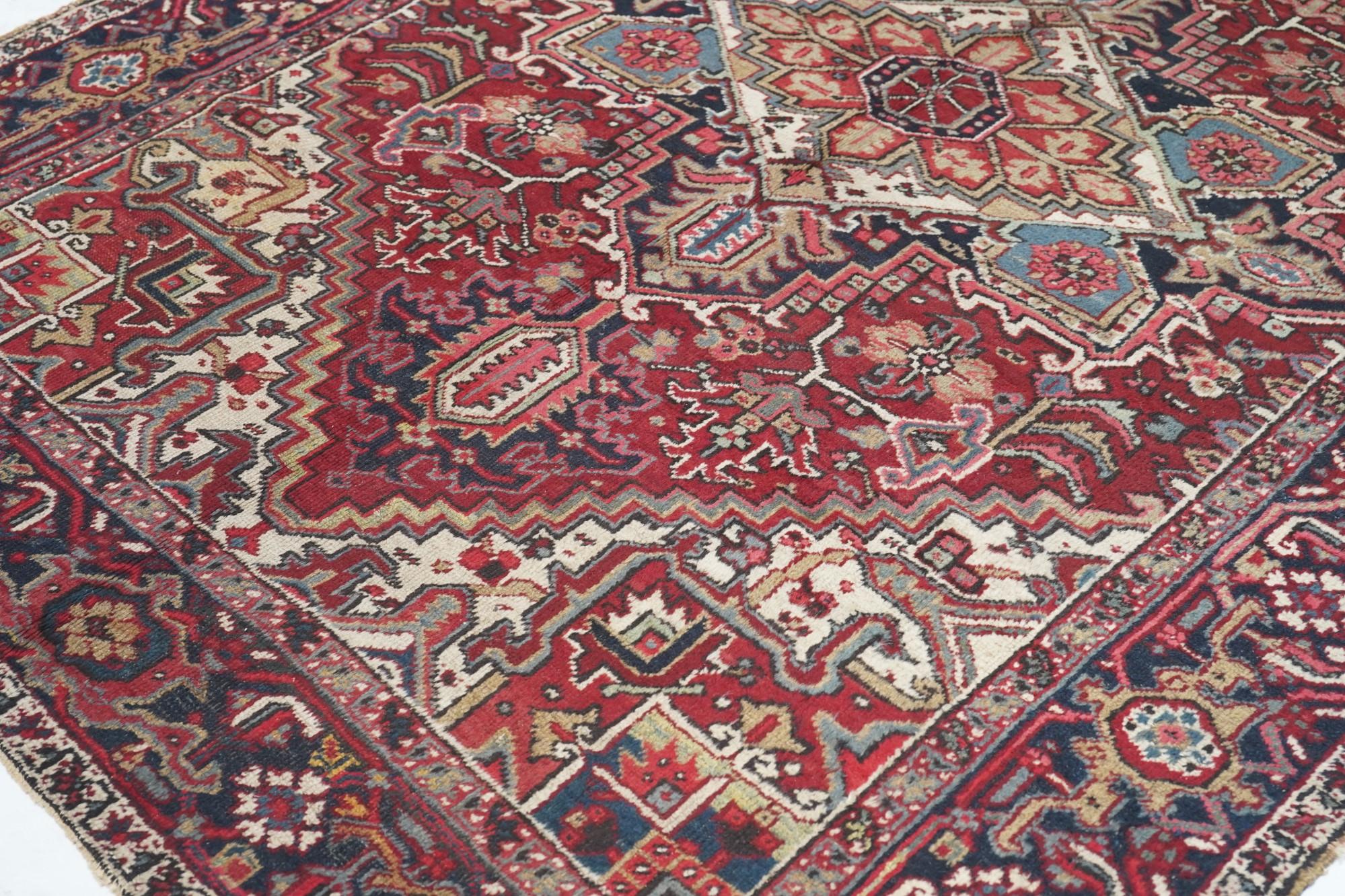 20th Century Vintage Heriz Rug 6'7'' x 9'0'' For Sale
