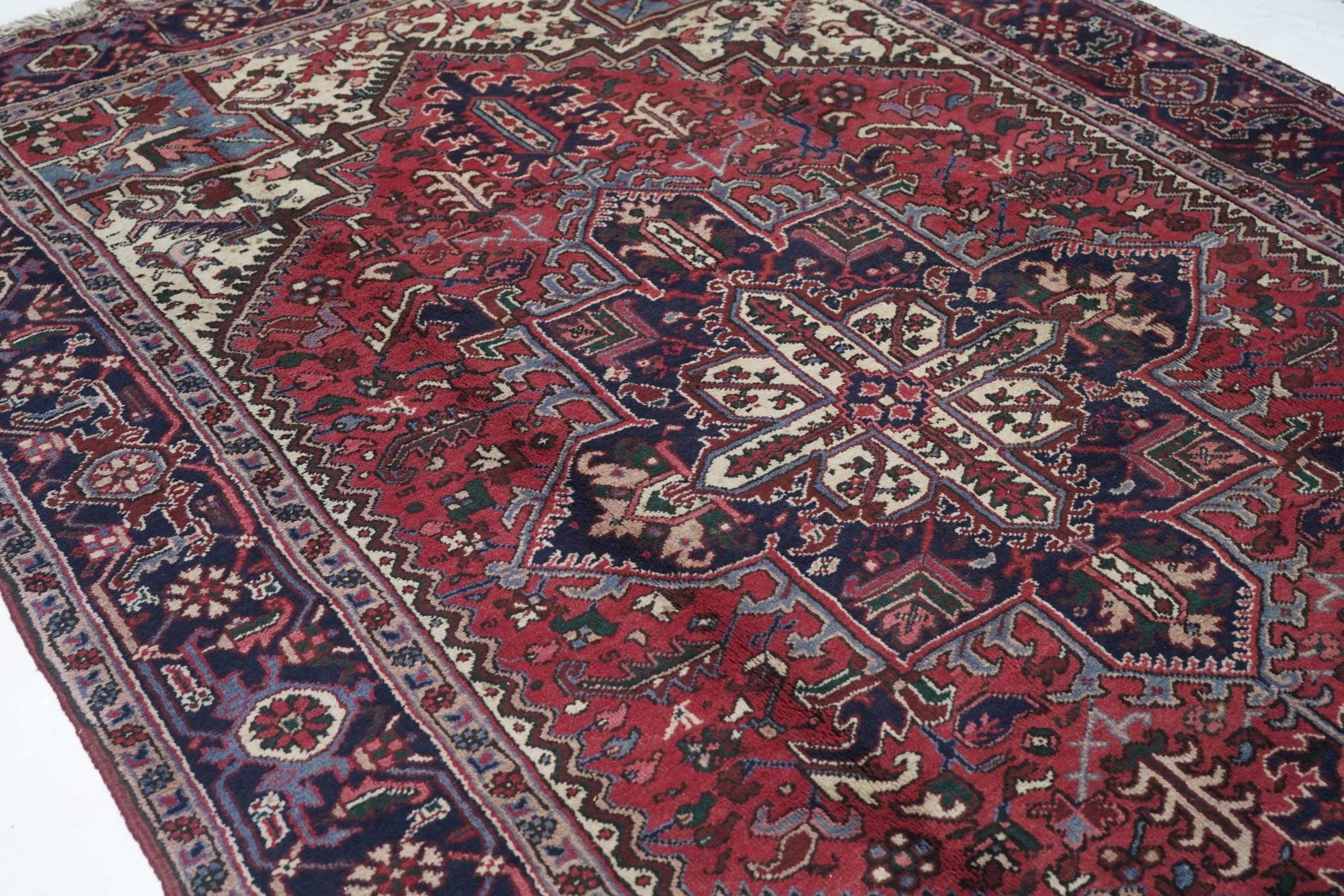 Mid-20th Century Vintage Heriz Rug 6'7'' x 9'8'' For Sale