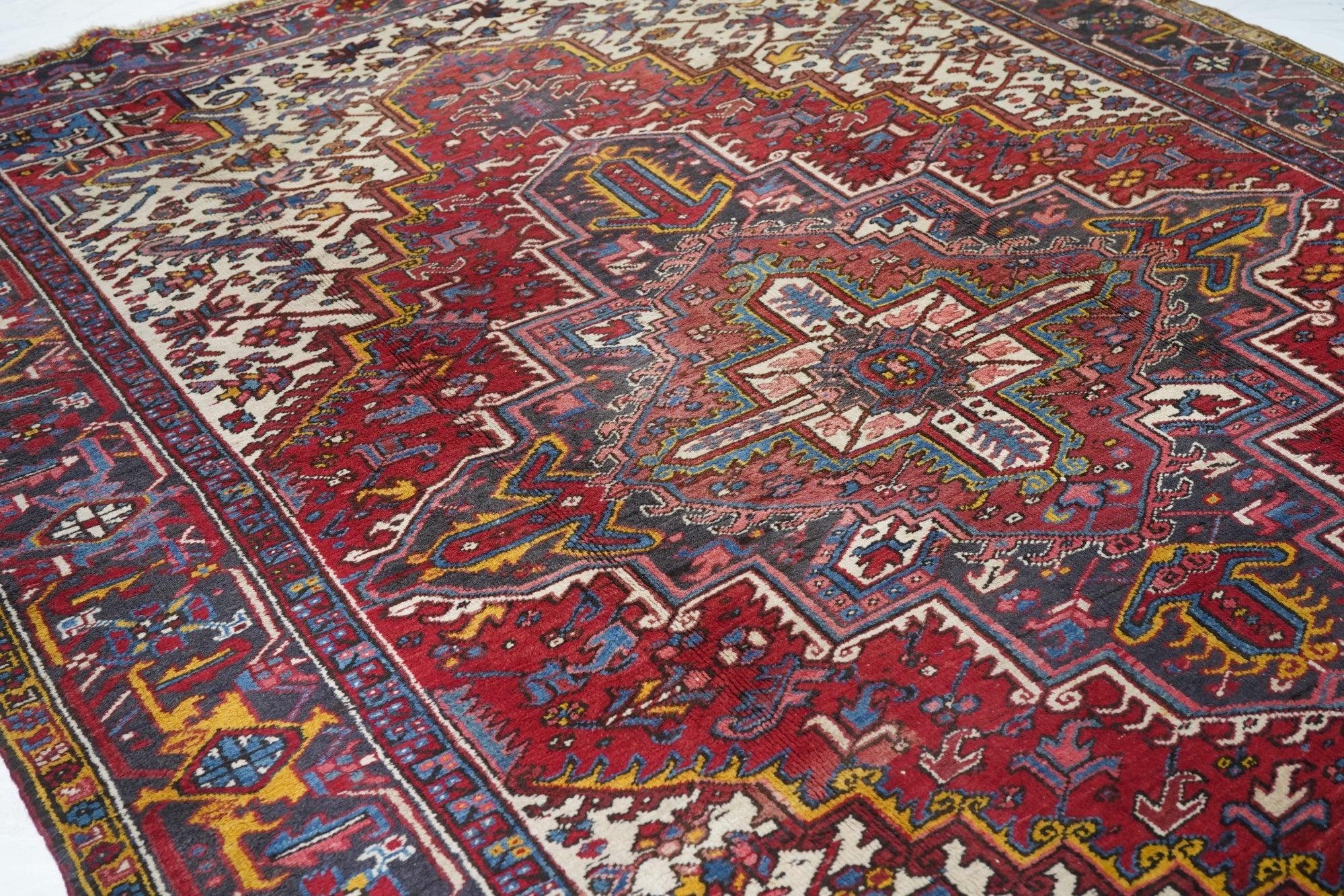 Heriz-Teppich im Vintage-Stil 7'10'' x 10'11'' (Wolle) im Angebot