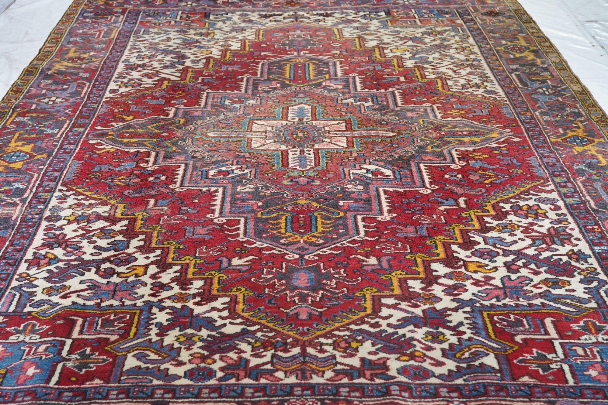 Heriz-Teppich im Vintage-Stil 7'10'' x 10'11'' im Angebot 1