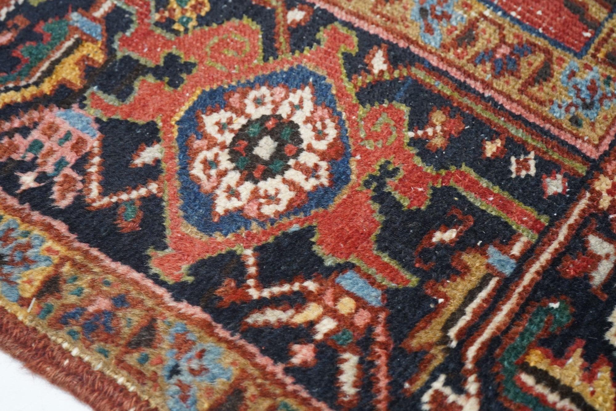 20th Century Vintage Heriz Rug 7'4'' x 10'8'' For Sale