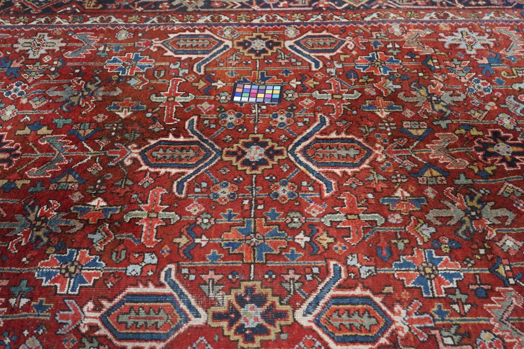 20th Century Vintage Heriz Rug 7'5'' x 10'6'' For Sale