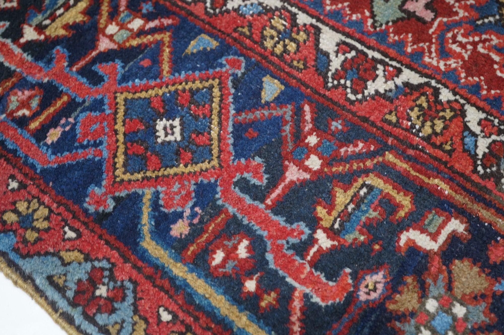 Vintage Heriz Rug 7'5'' x 10'6'' For Sale 1