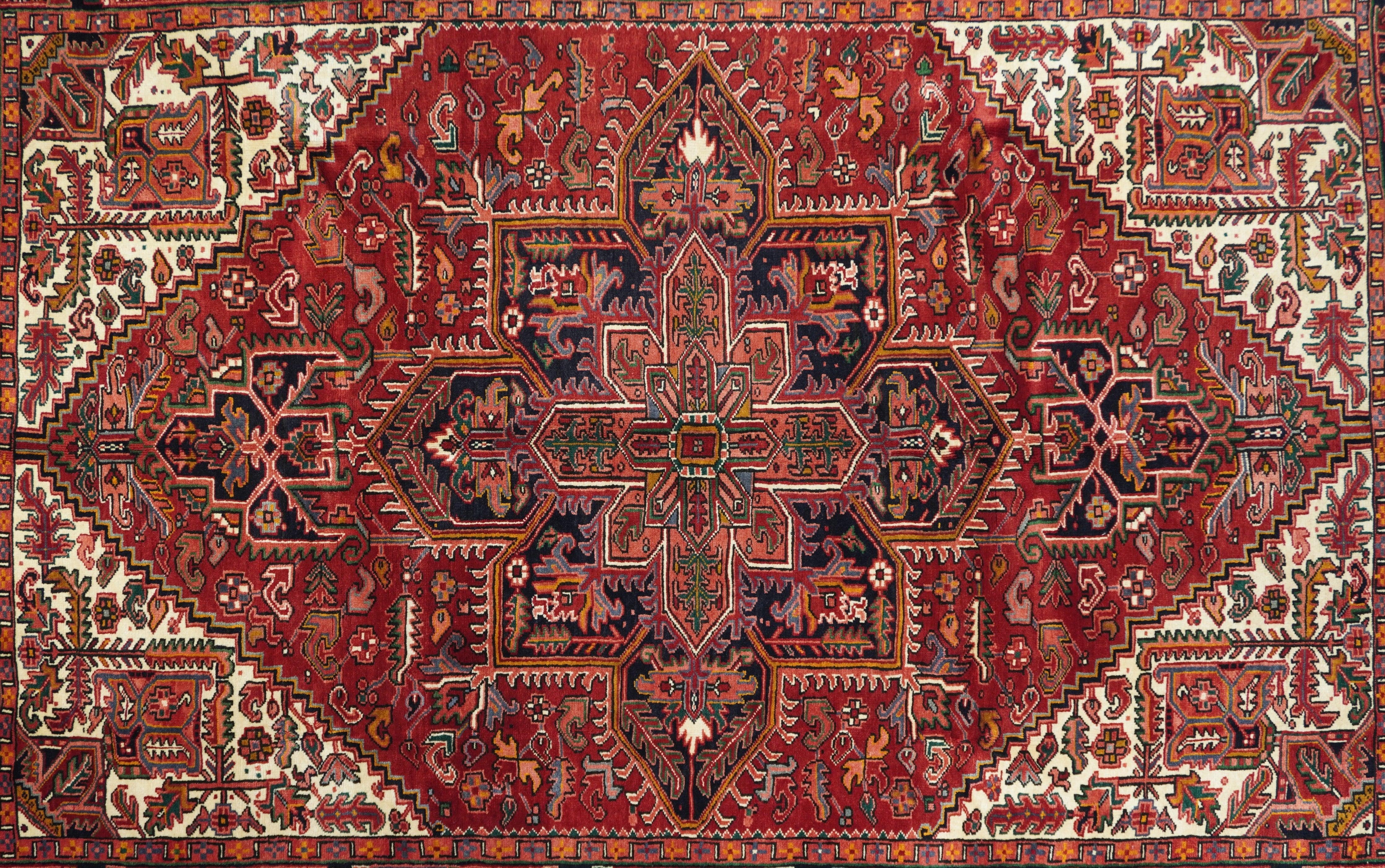 Heriz-Teppich im Vintage-Stil 7'8'' x 11'0'' im Zustand „Gut“ im Angebot in New York, NY