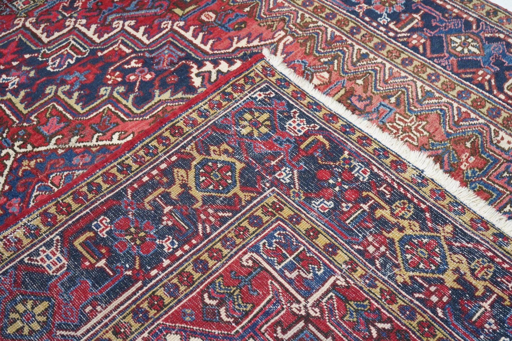 Vintage Heriz Teppich 7'9'' x 11'2'' im Angebot 4