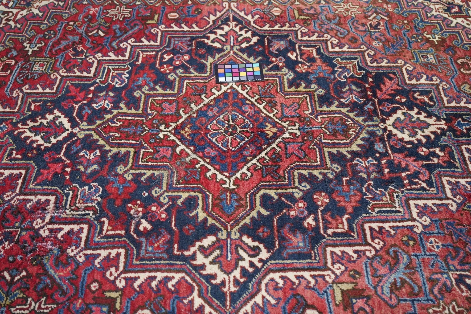 Vintage Heriz Teppich 7'9'' x 11'2'' im Angebot 2