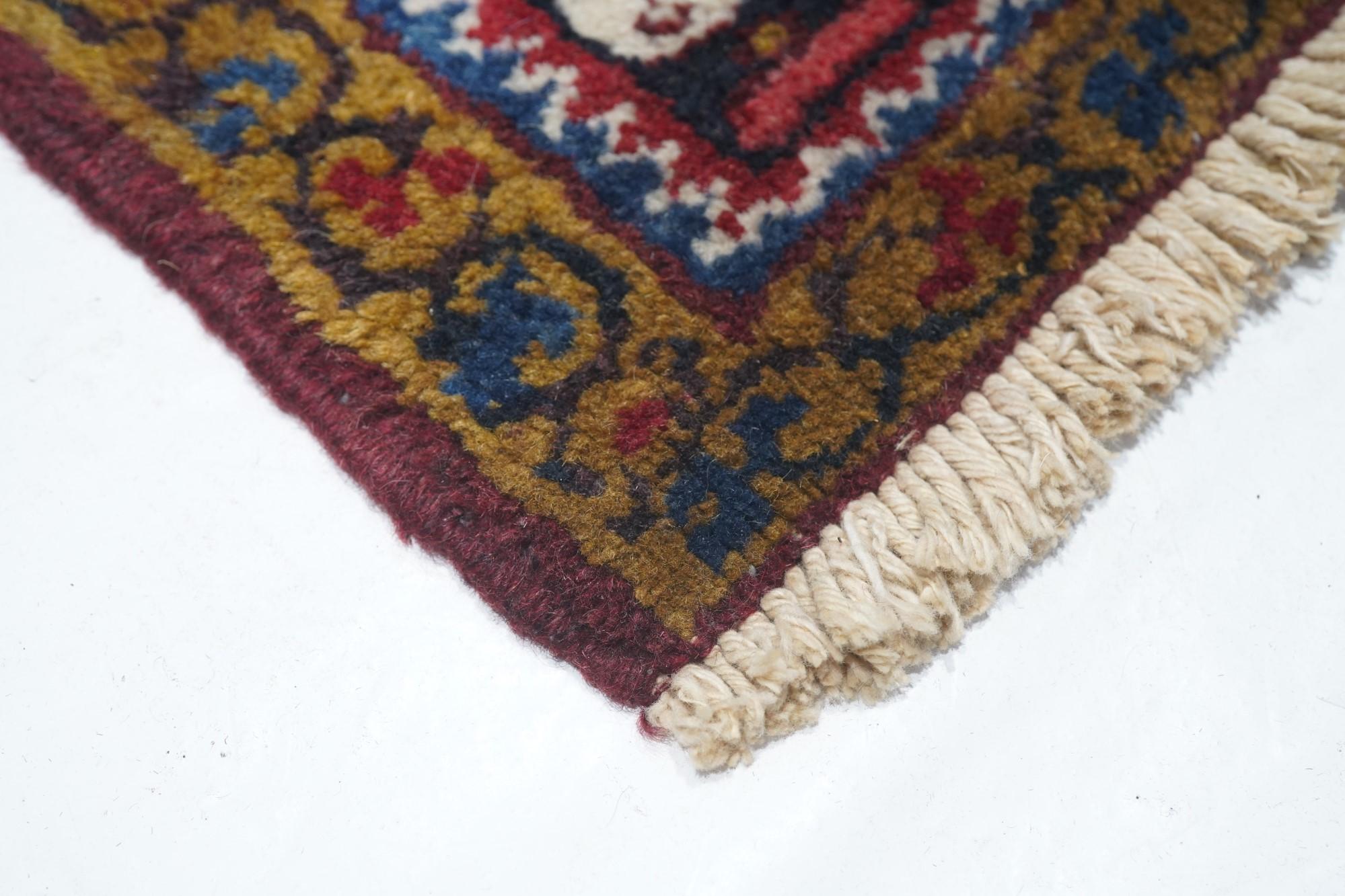 Vintage Heriz Rug 8' x 11'2'' In Good Condition For Sale In New York, NY