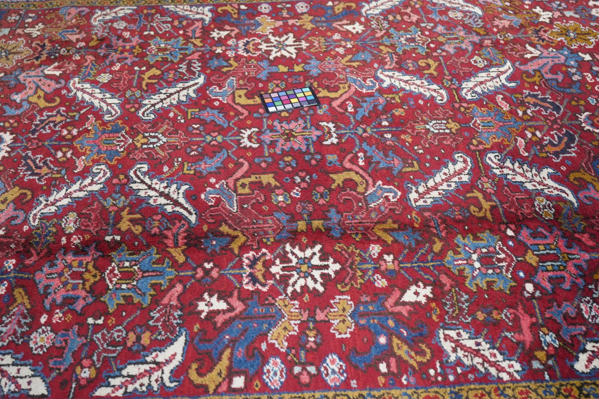 Vintage Heriz Rug 8' x 11'2'' For Sale 3