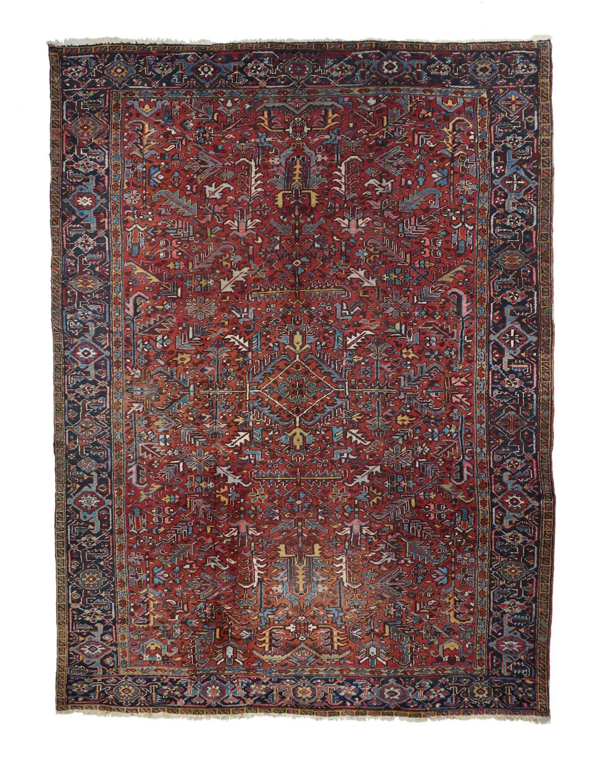 Vintage Heriz Rug 8'7'' x 11'7'' In Good Condition For Sale In New York, NY