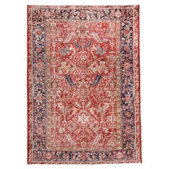 Tapis Vintage Heriz avec champ rouge brique et médaillon floral ivoire