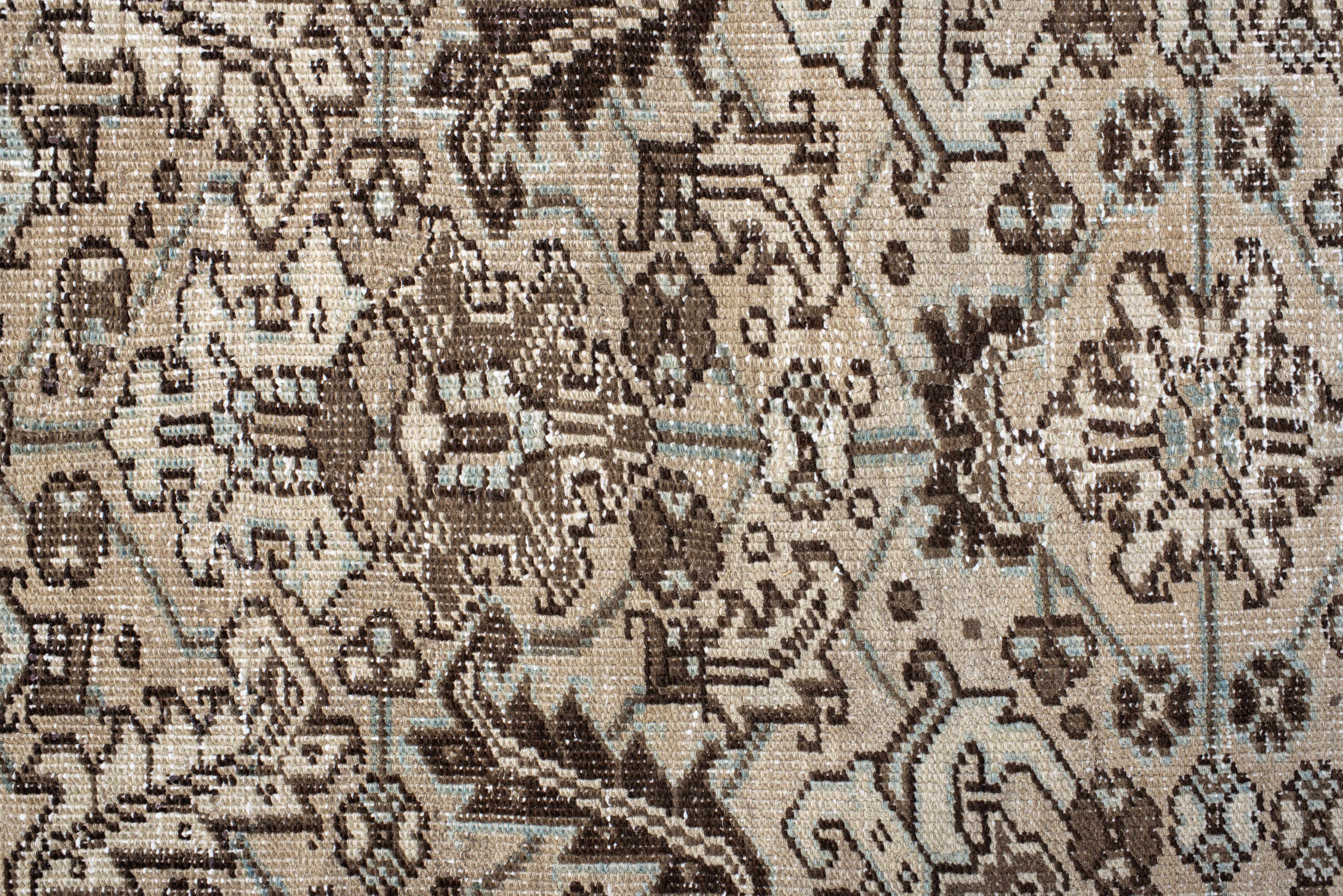 Alfombra Heriz Vintage con Campo Crema y Acentos Azul Cielo en venta 1