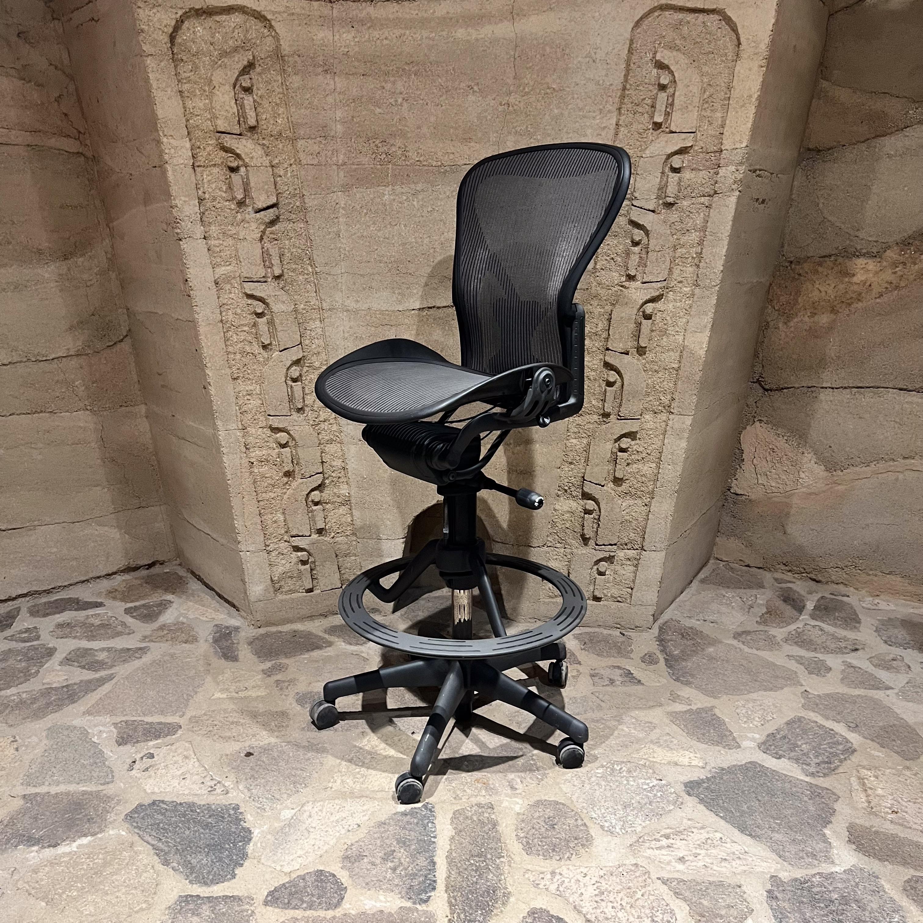 Vintage Herman Miller Aeron Classic Stool Armless Chair In Good Condition For Sale In Chula Vista, CA