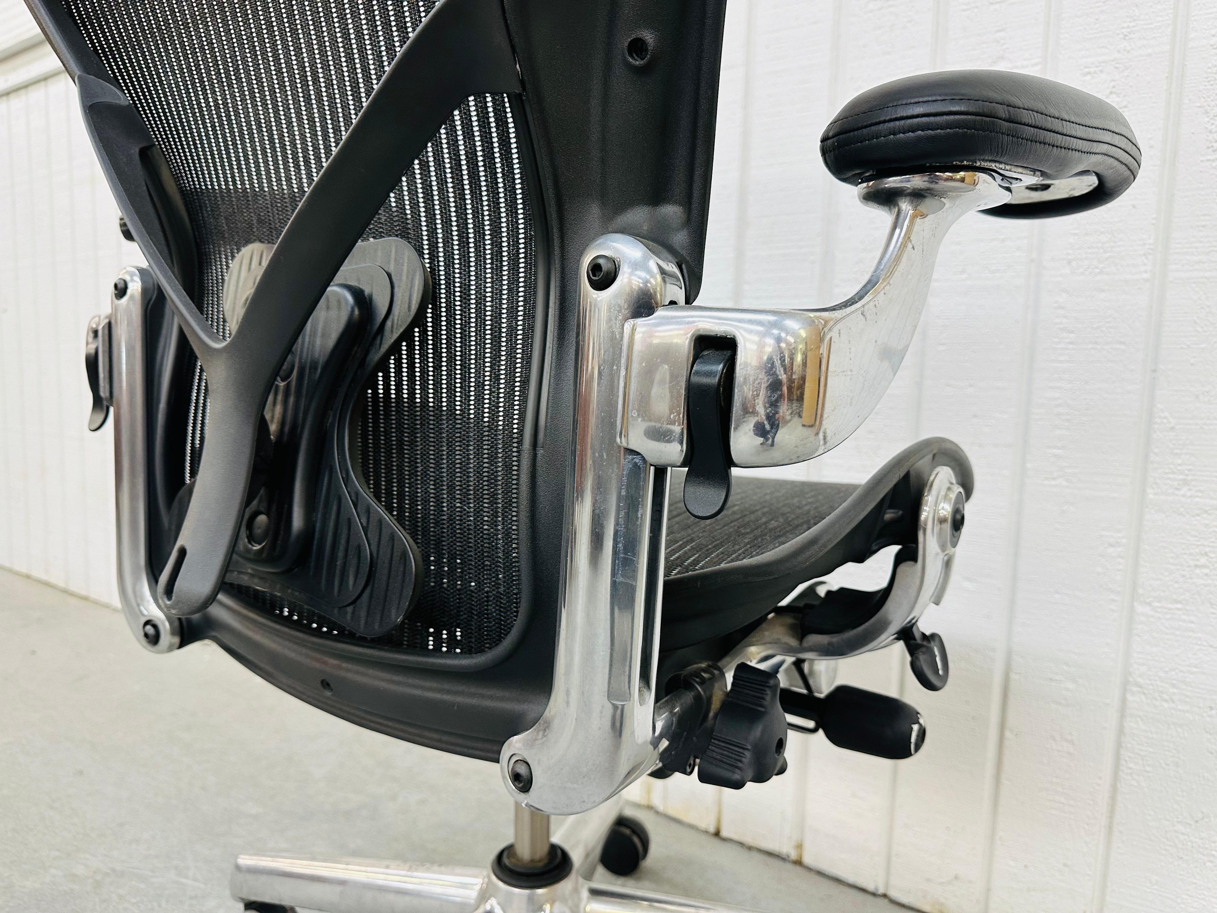 Mid-Century Modern Vintage Herman Miller Aeron Office Desk Chair For Sale
