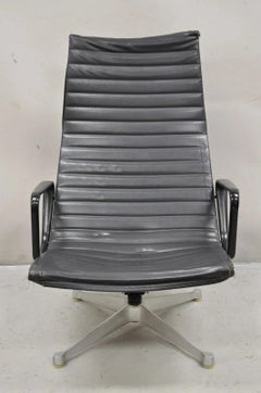 Vintage Herman Miller Charles and Ray Eames Design Swivel Aluminum Group Chair