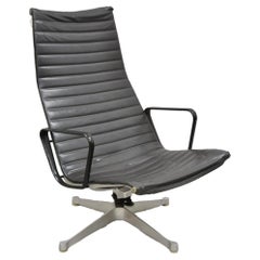 Vintage Herman Miller Charles and Ray Eames Design Swivel Aluminum Group Chair. 