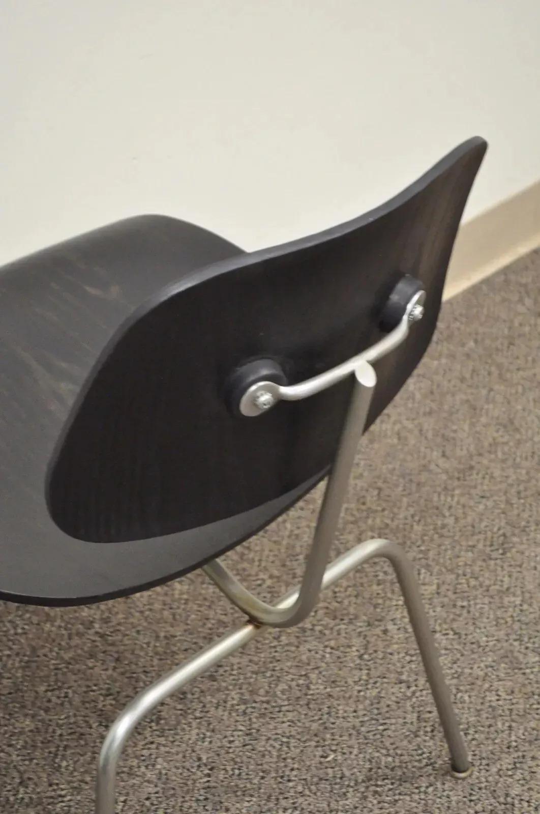 Vintage Herman Miller Eames DCM Ebony Mid Century Modern Dining Side Chair in vendita 4