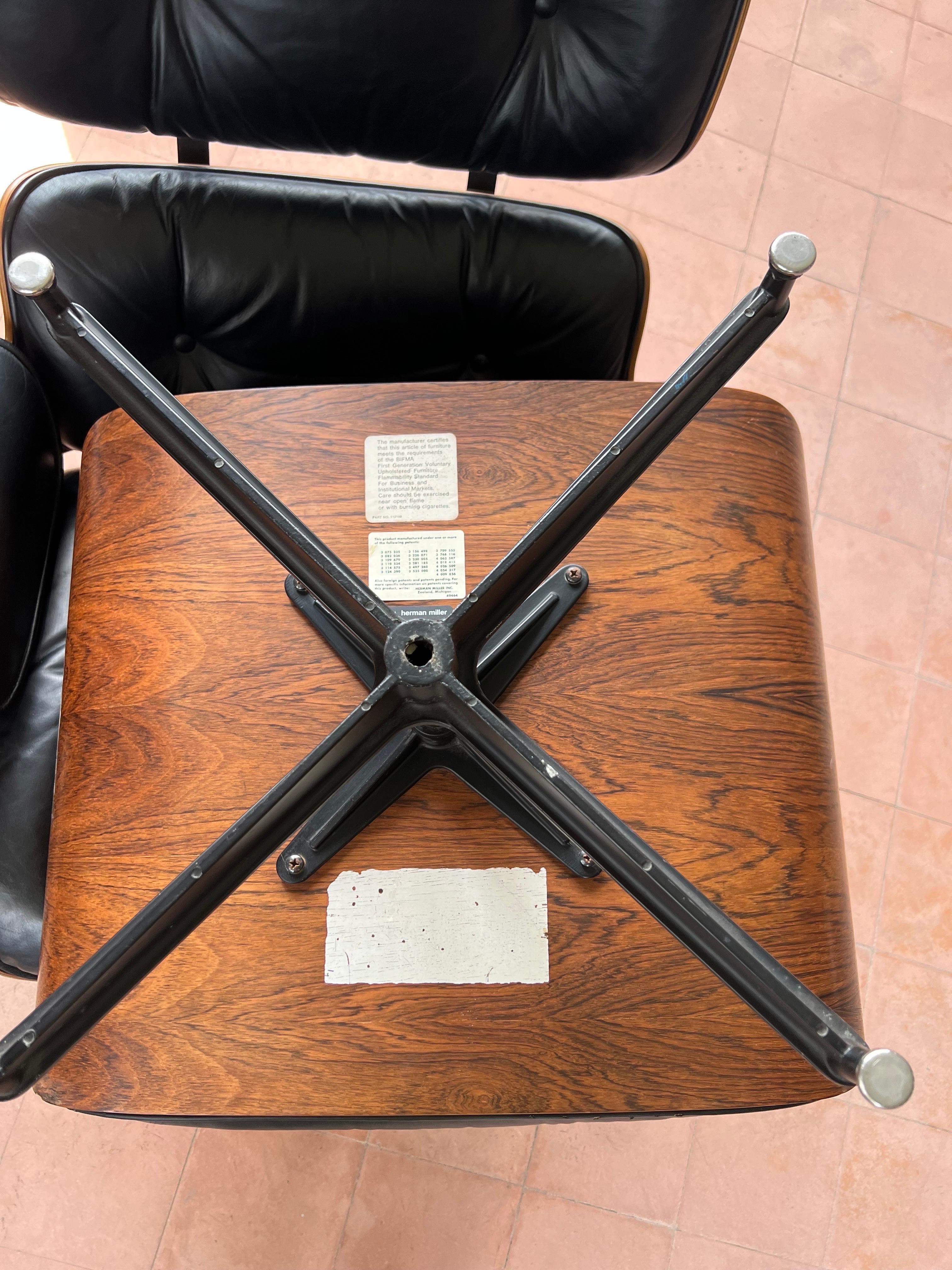 Chaise longue et pouf Eames Herman Miller d'époque en vente 4