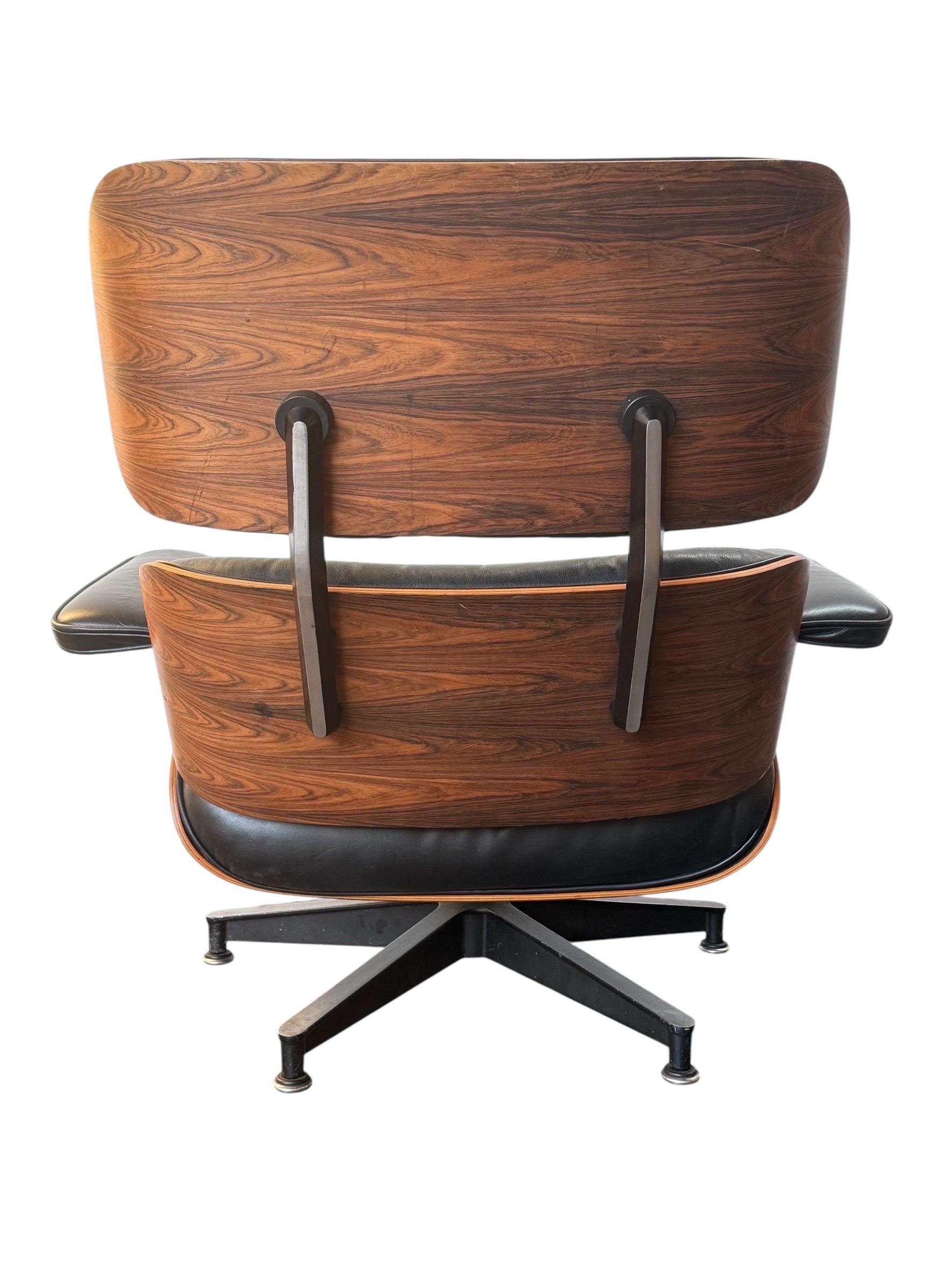 Herman Miller Eames-Loungesessel und Ottomane (Moderne der Mitte des Jahrhunderts) im Angebot