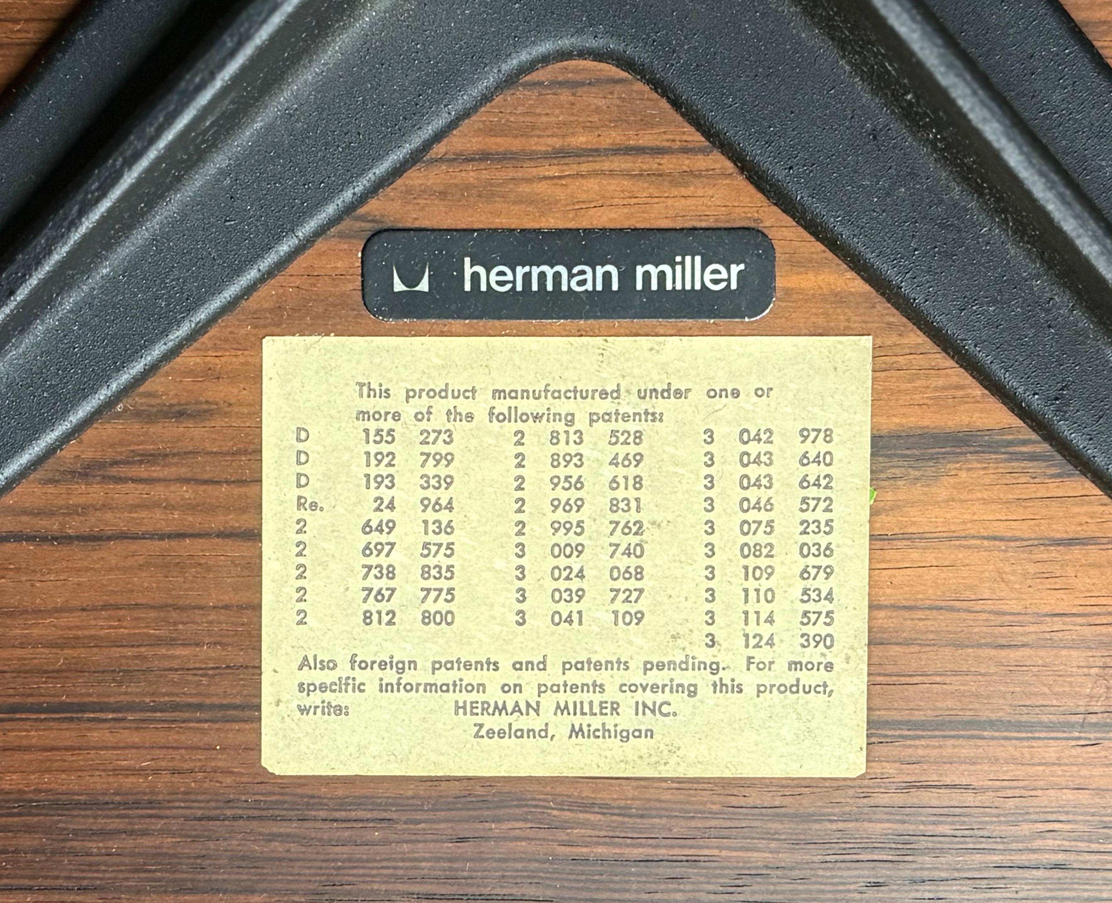 Herman Miller Eames-Loungesessel und Ottomane (amerikanisch) im Angebot