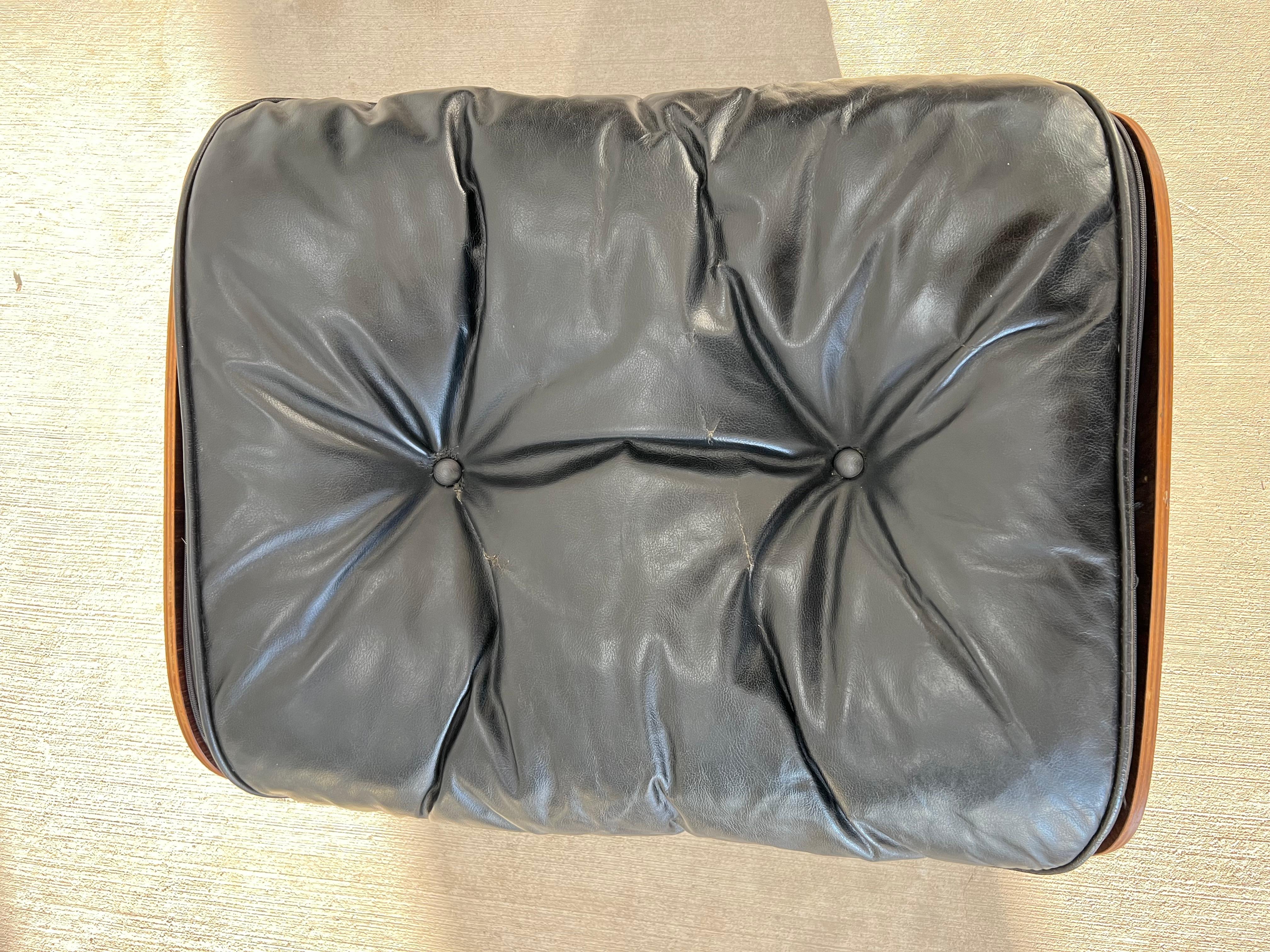 Leather Vintage Herman Miller Eames Rosewood Second Generation Lounge Chair and Ottoman