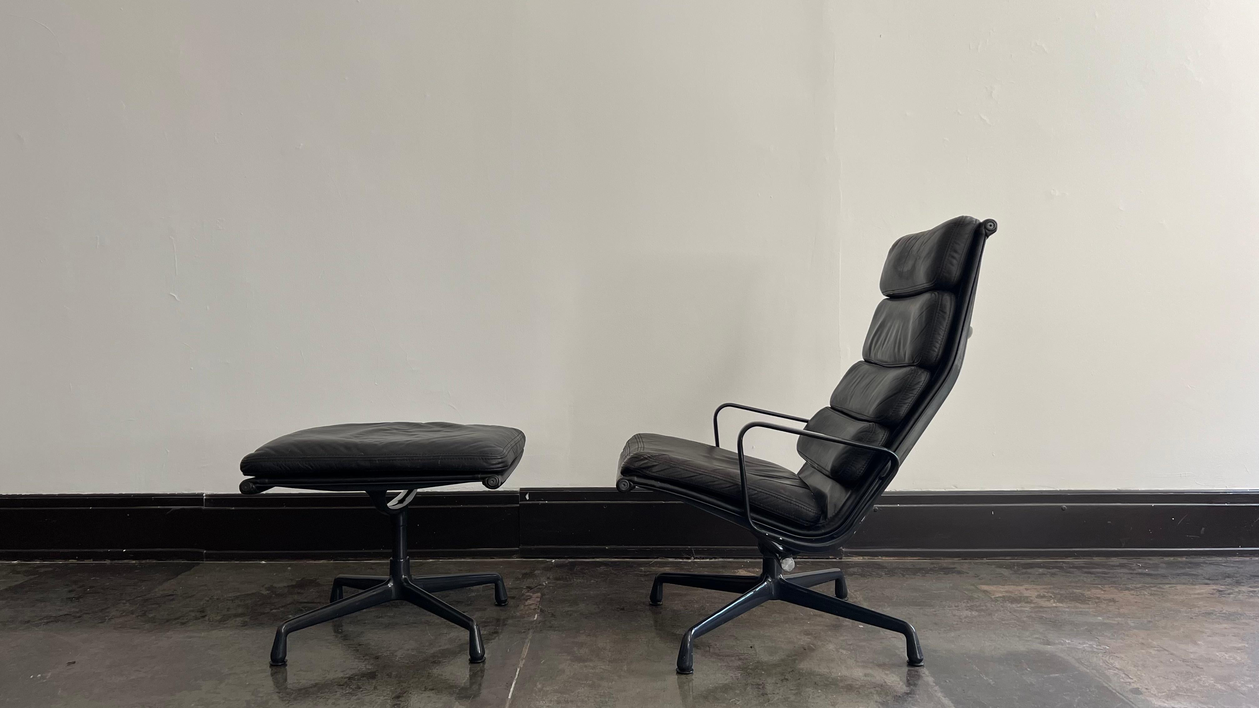The Eames Soft Pad Lounge Chair was a marriage of two pillar designs in the Eames catalogue. One one side, you had the commercial-oriented Aluminum Group Series and then you had the residential Eames 670 and 671 (aka Eames Lounge Chair and Ottoman).