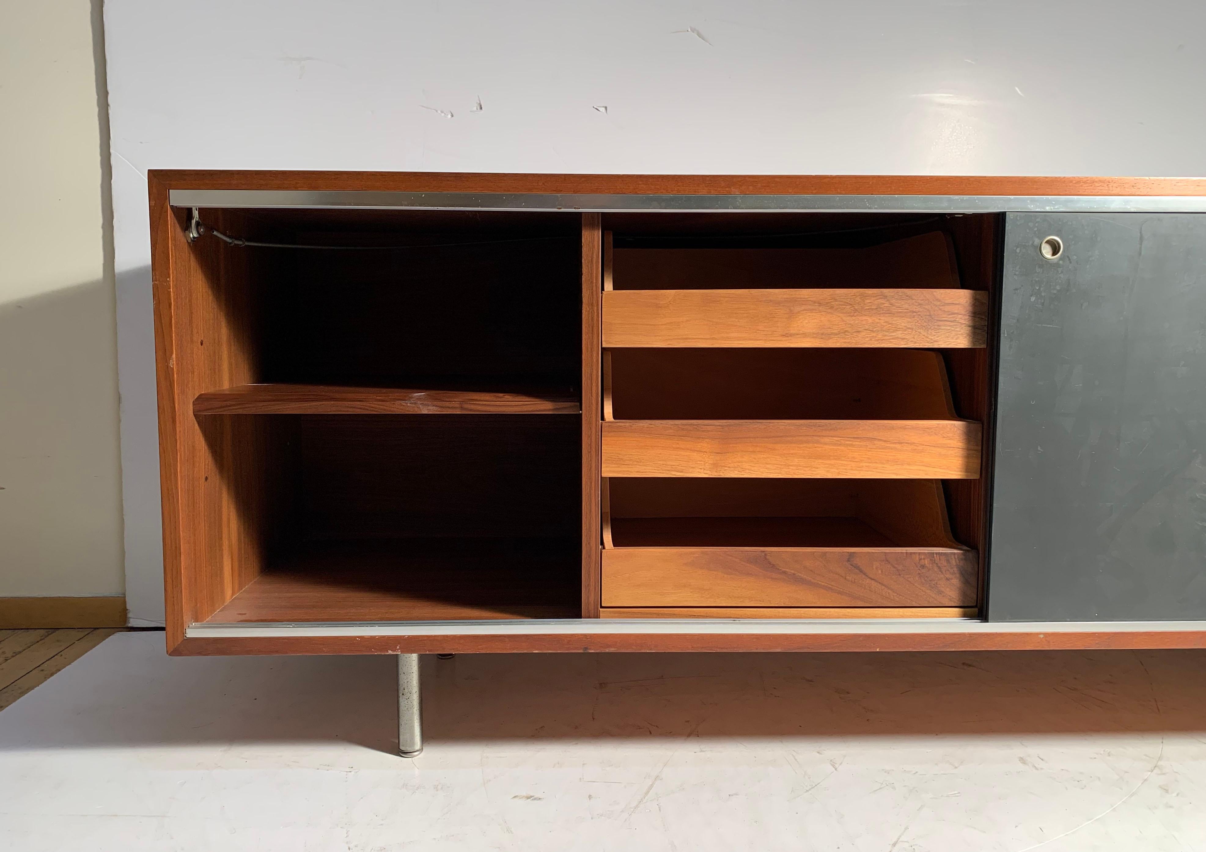 20th Century Vintage Herman Miller Executive Credenza by George Nelson - 1 File Drawer For Sale