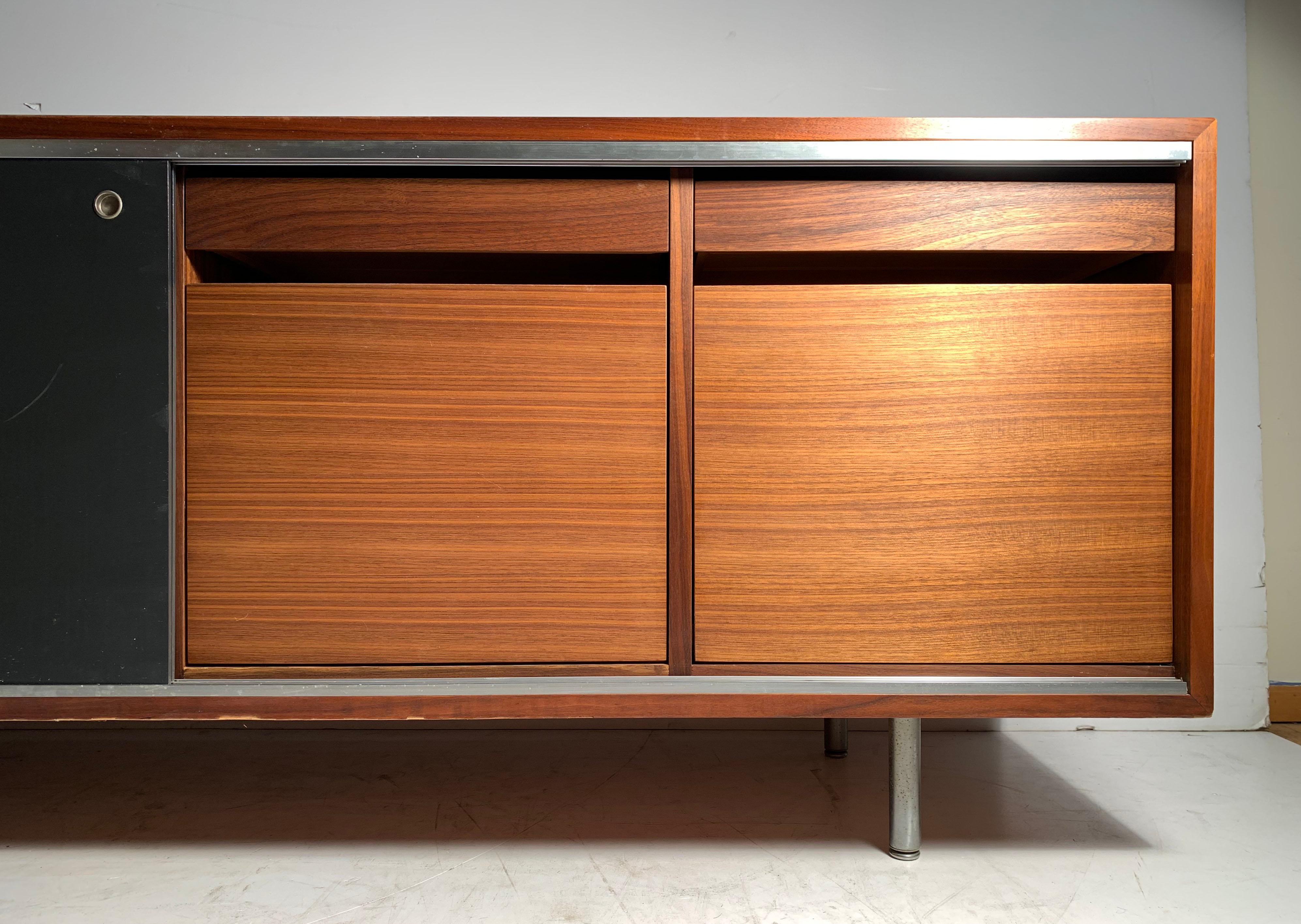 Vintage Herman Miller Executive Credenza by George Nelson - 4 File Drawers In Good Condition For Sale In Chicago, IL