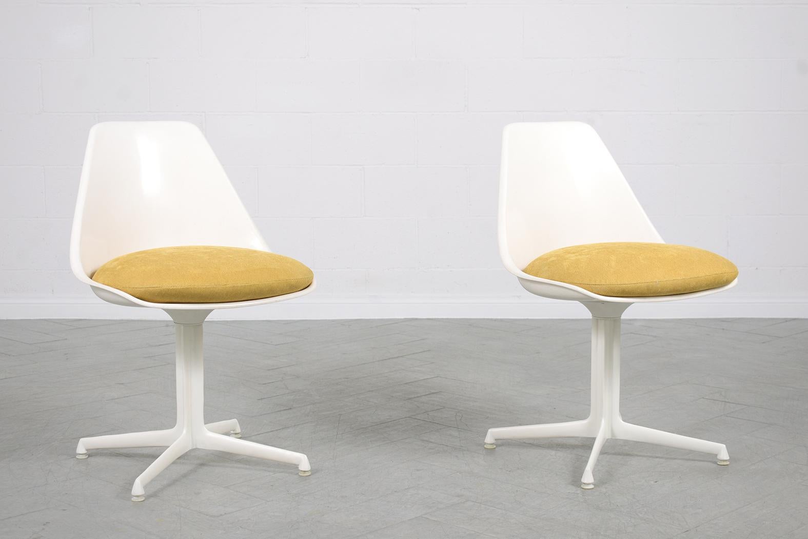 Appliqué Stunning Set of Four 1970s Mid-Century Modern Dining Chairs
