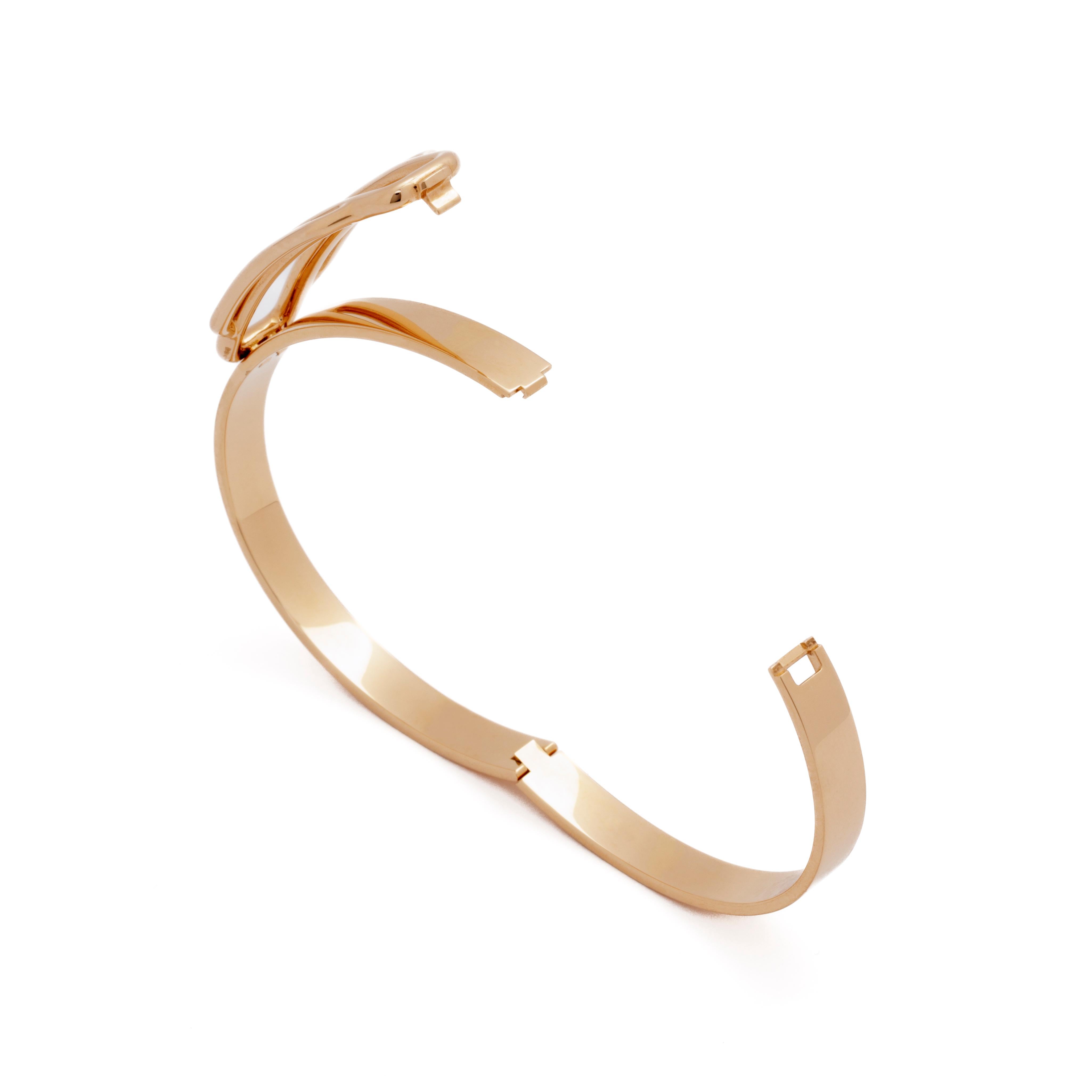 Vintage Hermès 18 Karat Rose Gold Bracelet In Excellent Condition For Sale In New York, NY