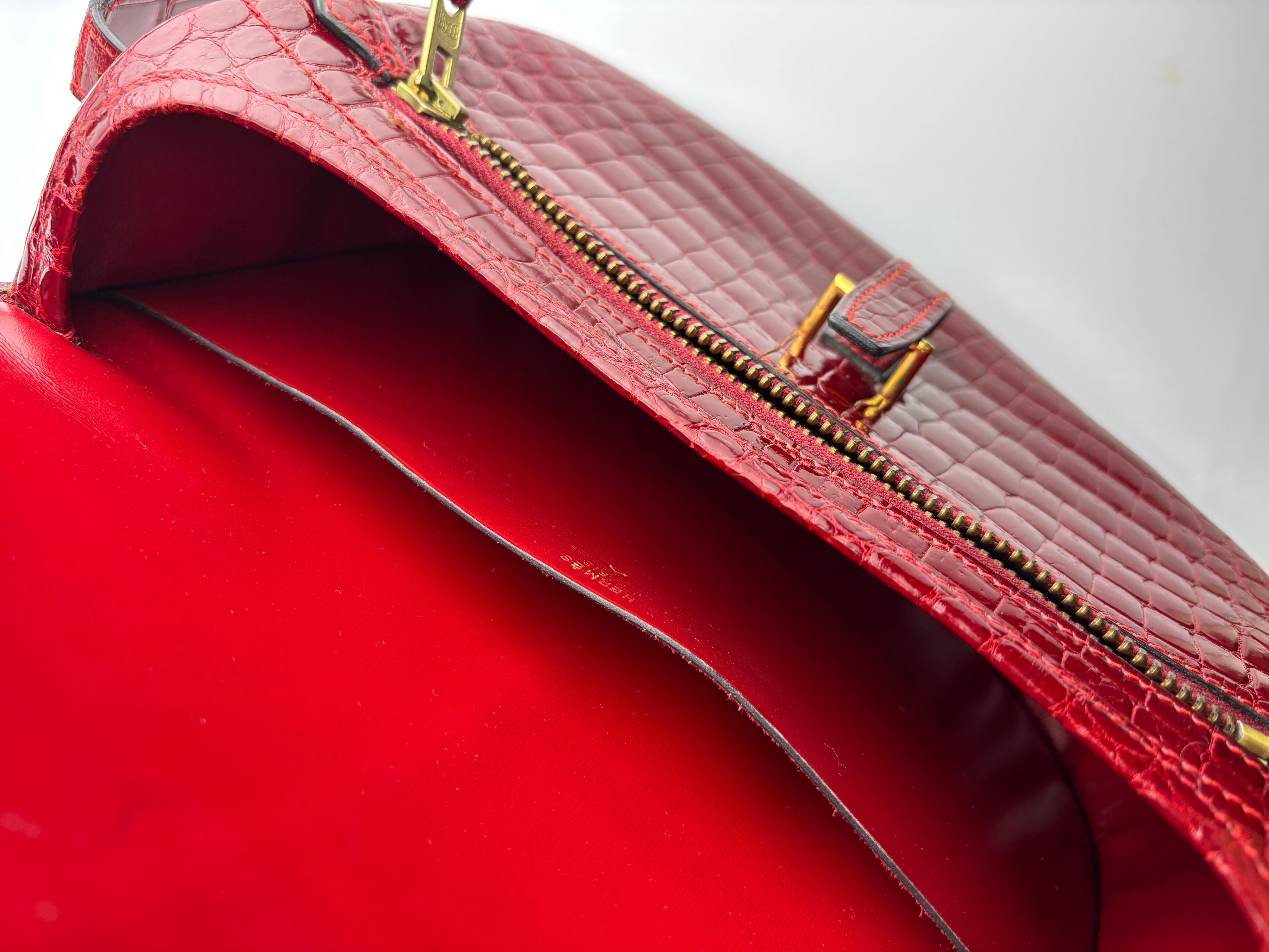 Women's or Men's Vintage Hermes Balle De Golf Crocodile Red Handbag For Sale