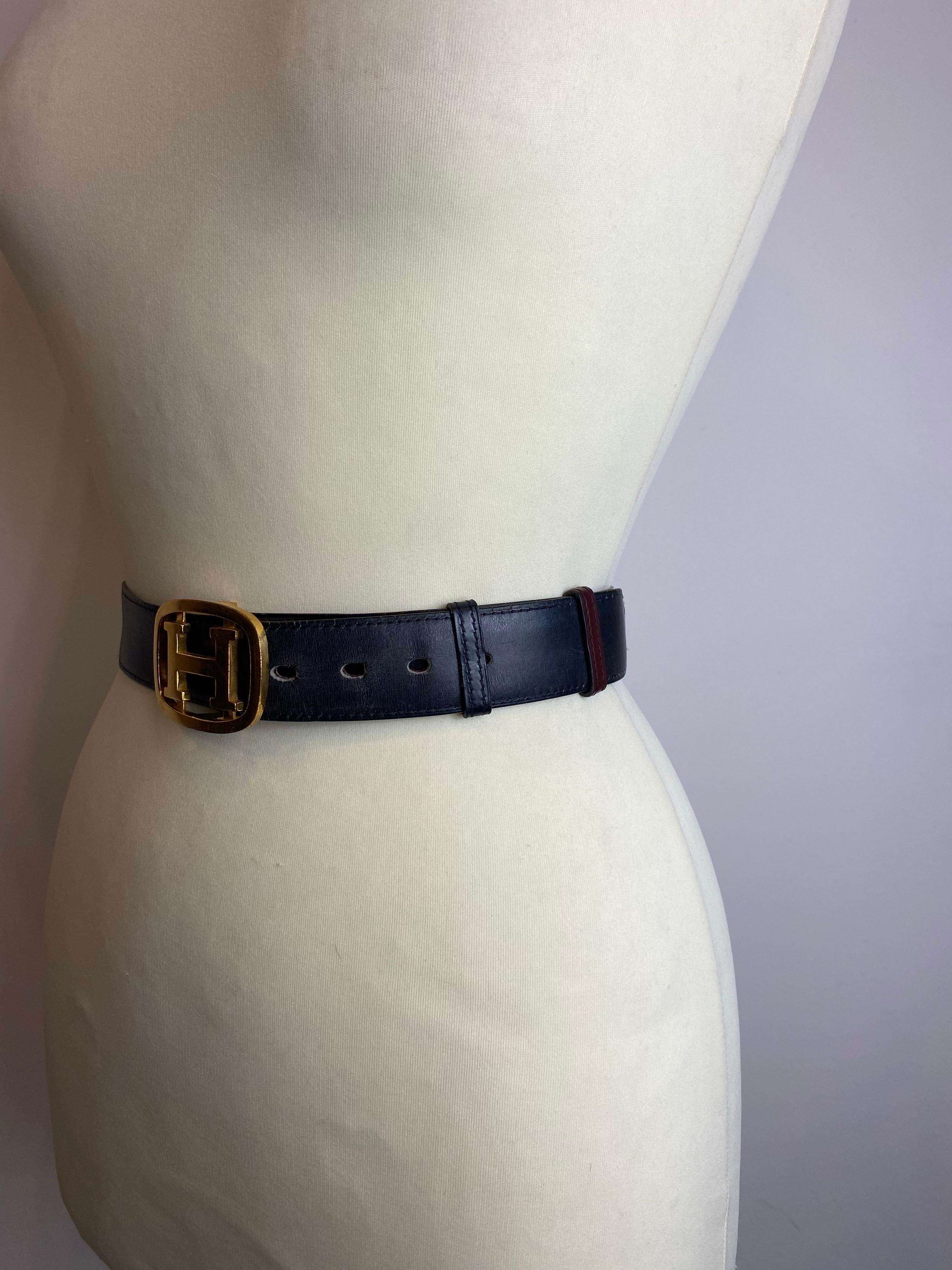 Vintage Hermès schwarzer Gürtel mit goldenem Logo. im Angebot 5
