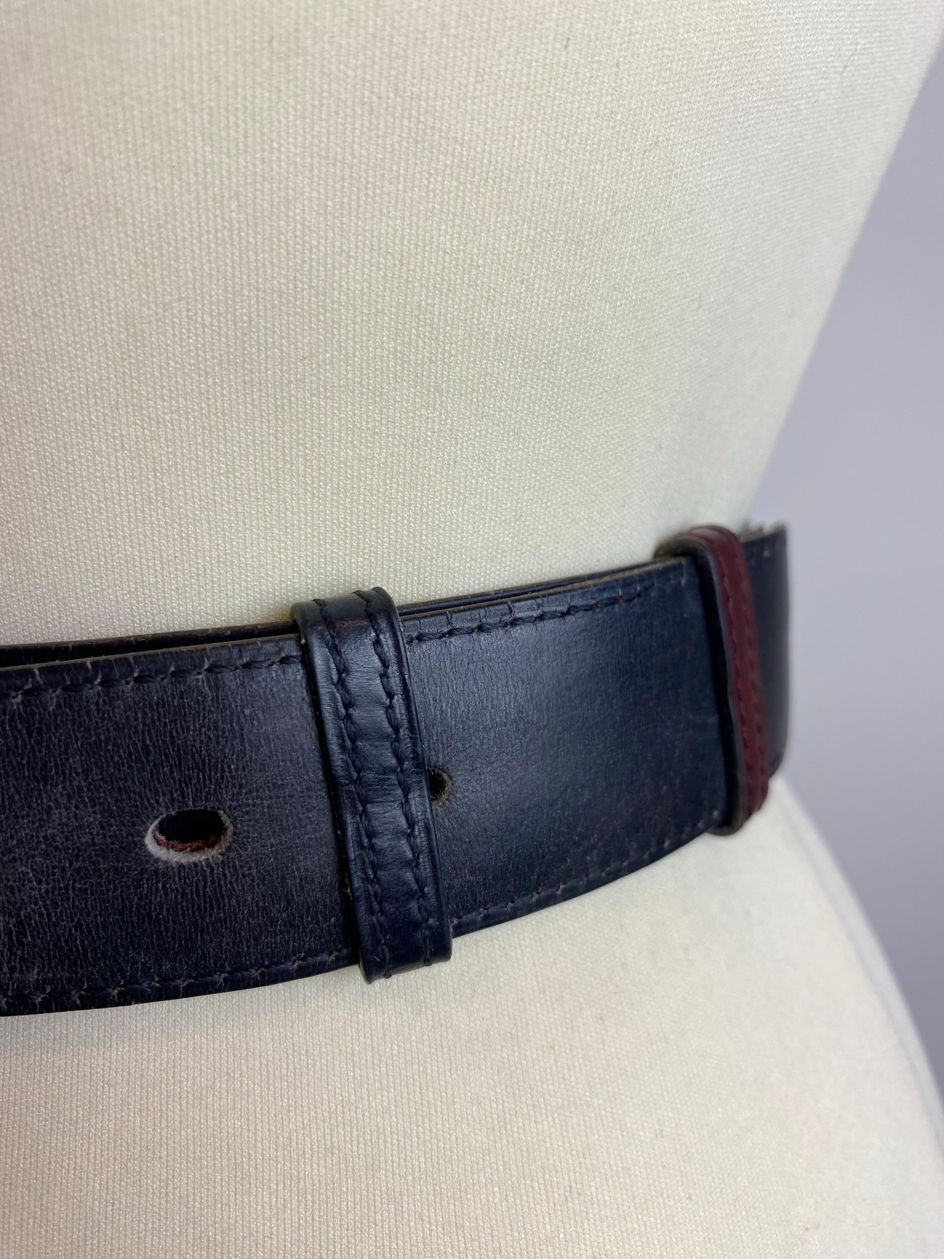 Vintage Hermès schwarzer Gürtel mit goldenem Logo. im Angebot 4