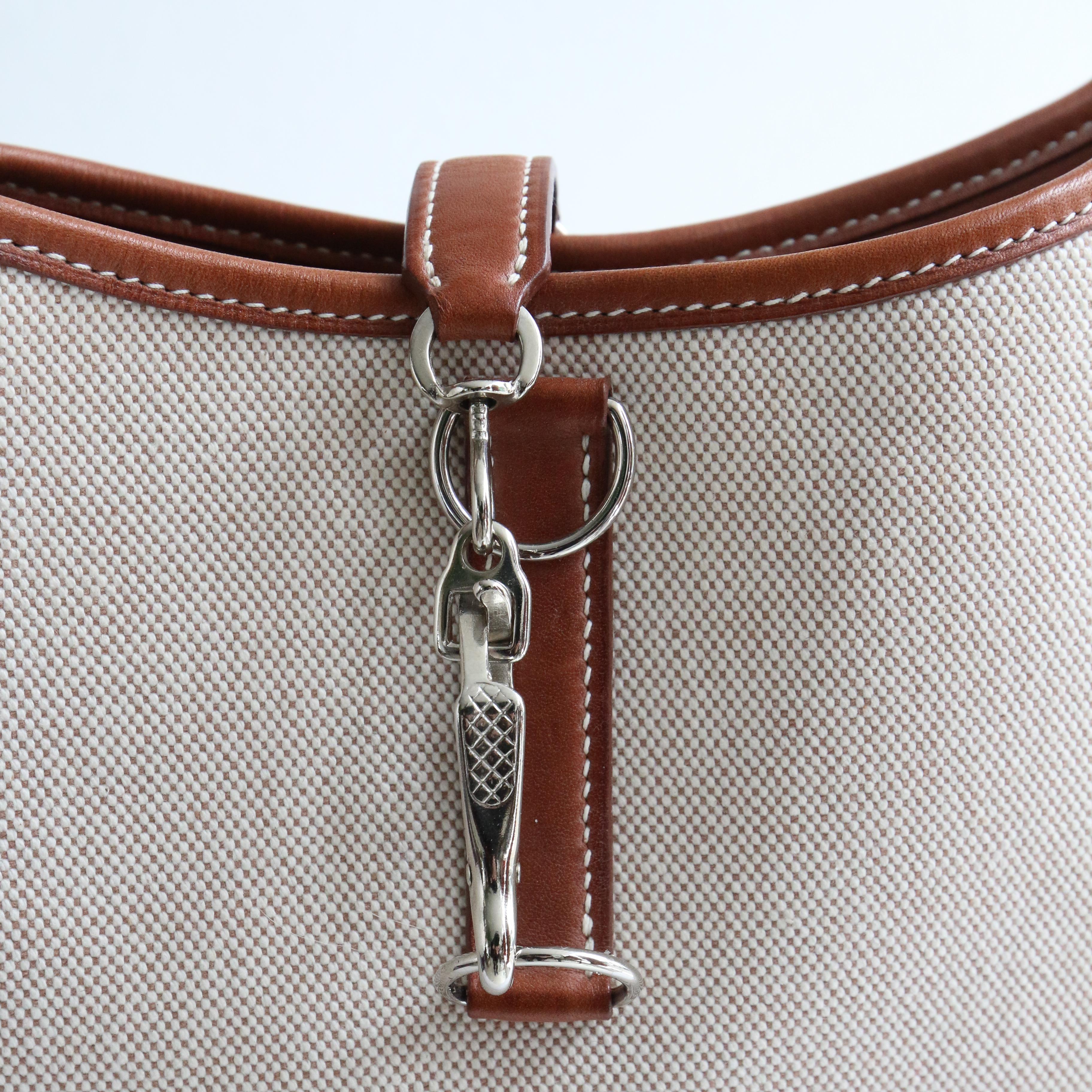 Vintage Hermès Canvas & Leather Shoulder Bag In Good Condition In Cheltenham, GB