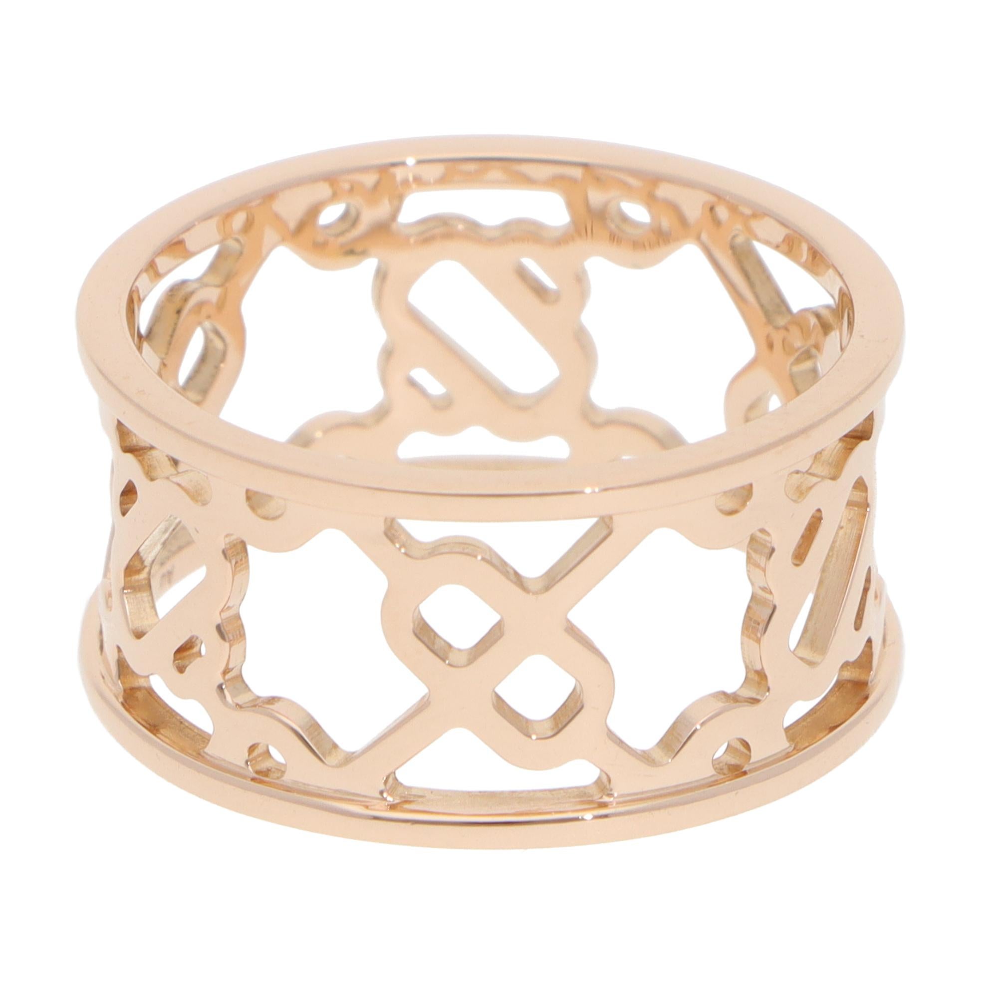 A lovely vintage Hermès Chaine d'ancre Passerelle ring set in 18k rose gold.

From the Hermès discontinued collection, the ring is composed of the iconic Chaine d'ancre motif. The pattern connects seamlessly, creating a beautiful design that is all