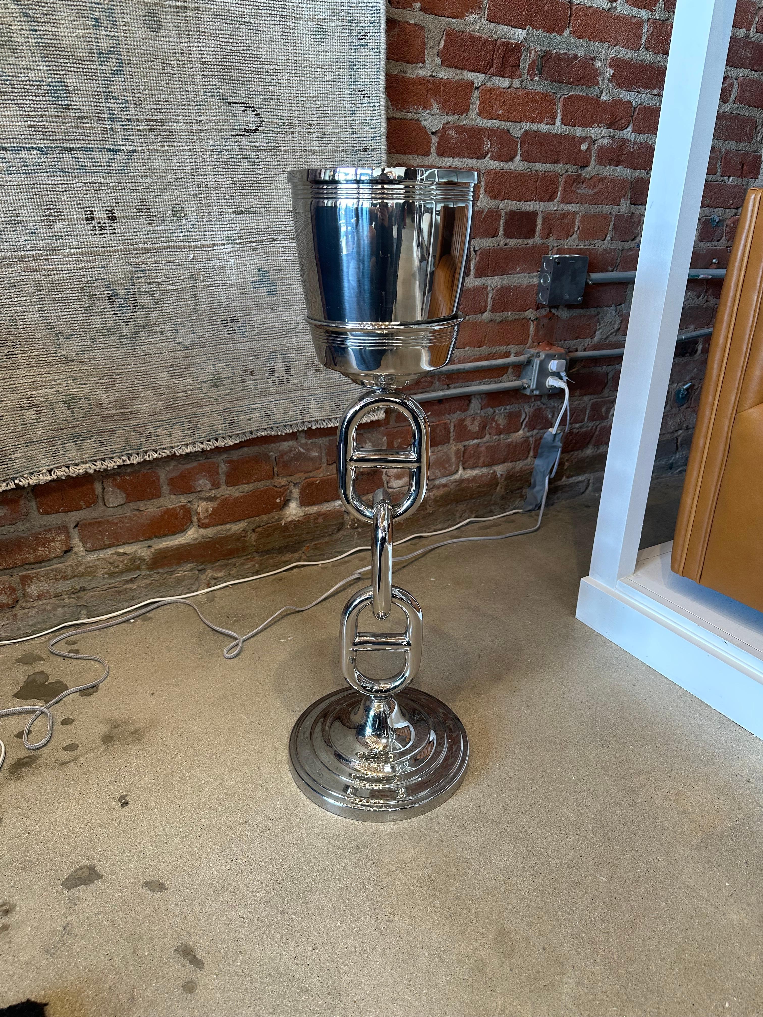 VINTAGE HERMES CHAMPAGNE BUCKET

Polished nickel frame. 
Overall Dimensions: 31