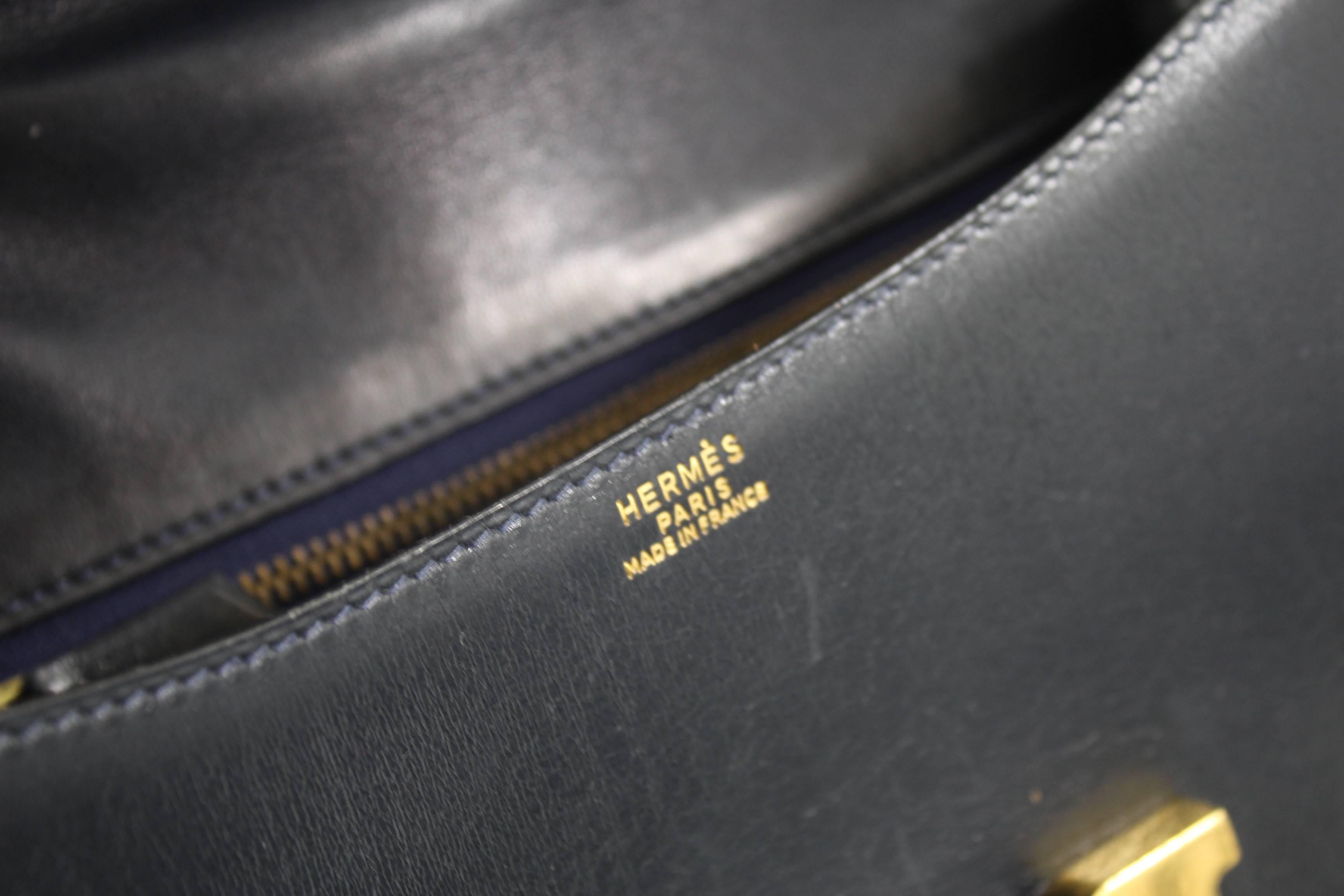 Hermes Vintage Constance Navy Bag in Navy leather and Golden Hardware In Good Condition In Paris, FR