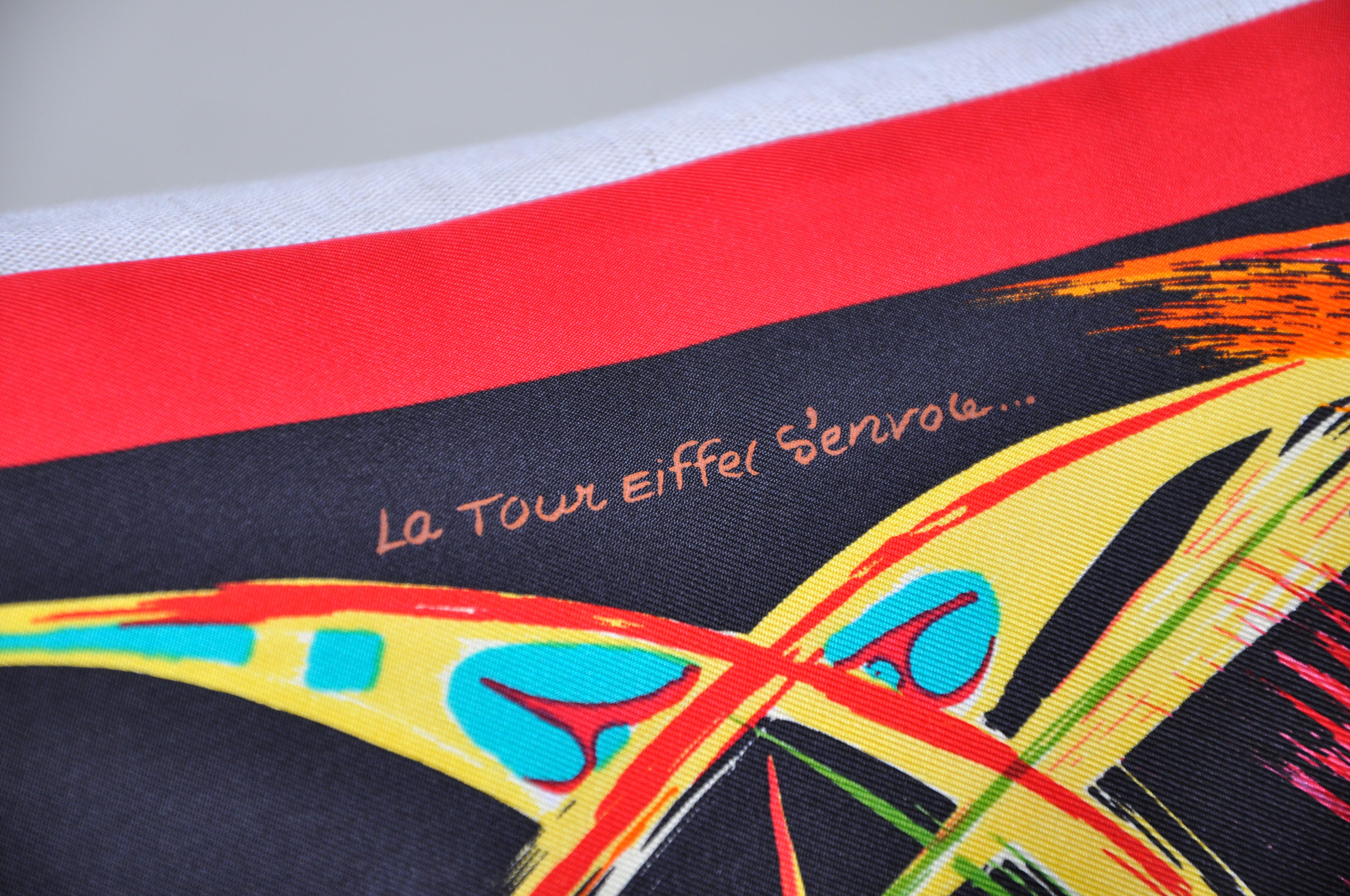 Raro foulard di seta vintage Hermès Torre Eiffel Parigi e cuscino di lino irlandese nero rosso blu

La 
