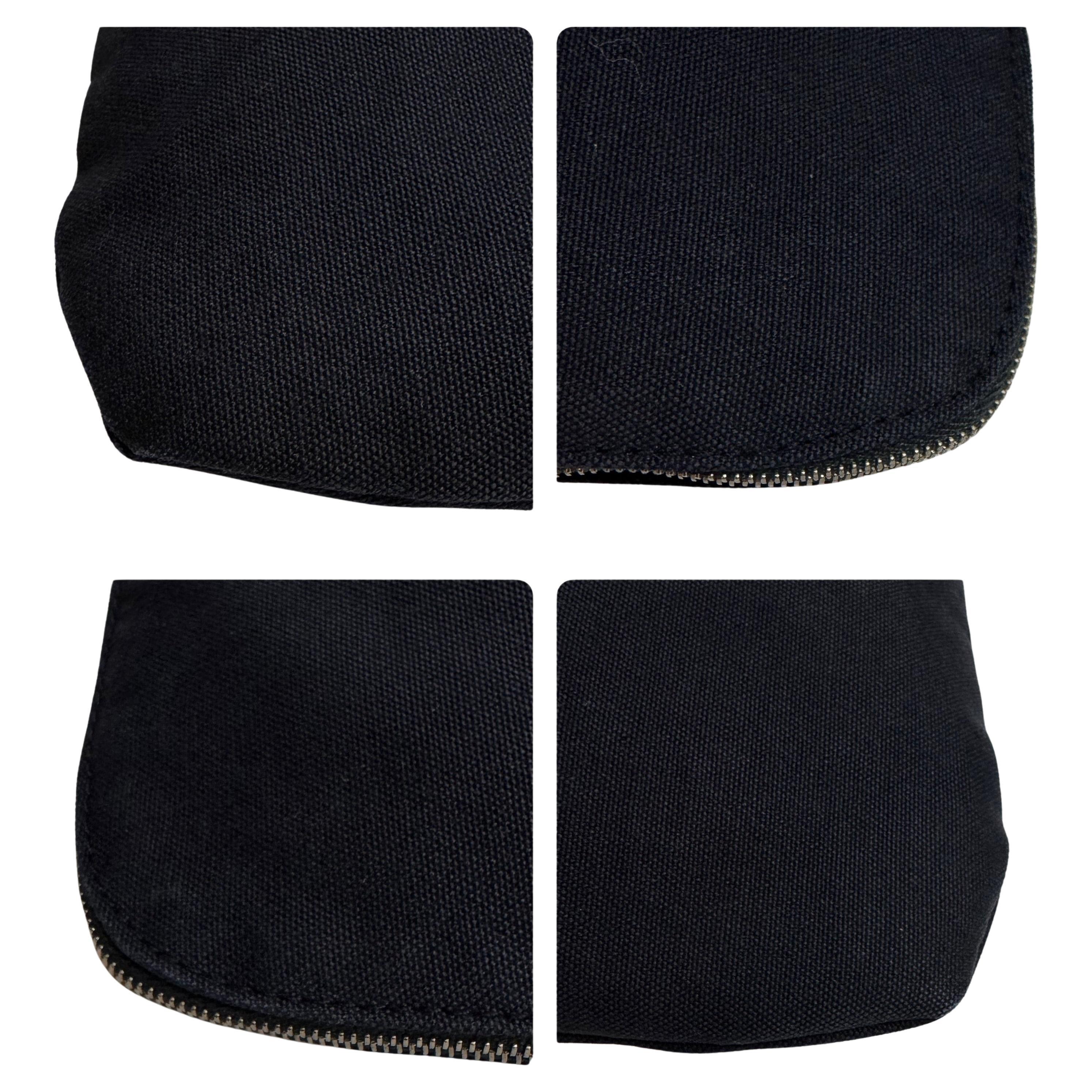 Vintage HERMÈS Fourre Tout Toile Flat Tote Navy In Good Condition For Sale In Bangkok, TH