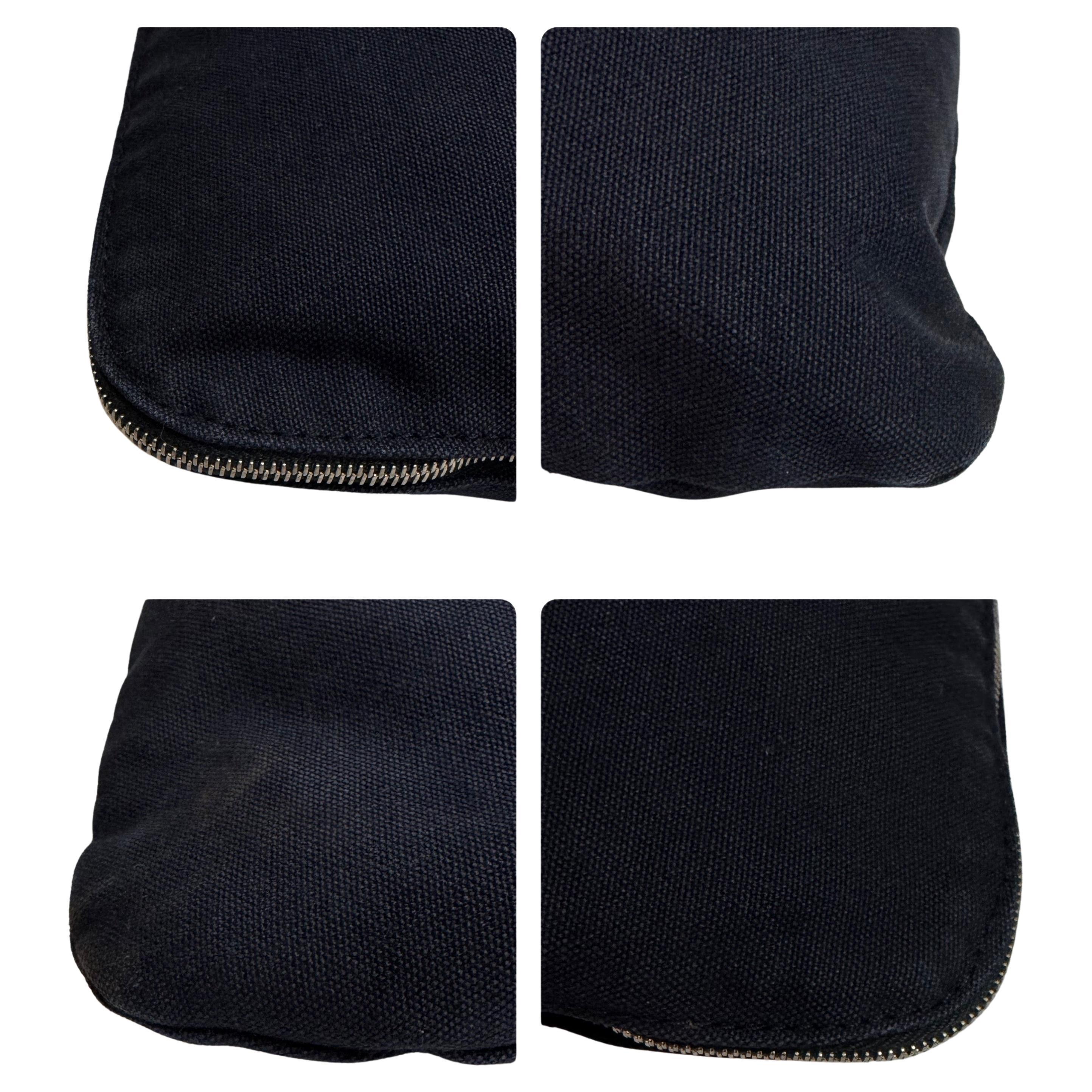 Women's or Men's Vintage HERMÈS Fourre Tout Toile Flat Tote Navy For Sale