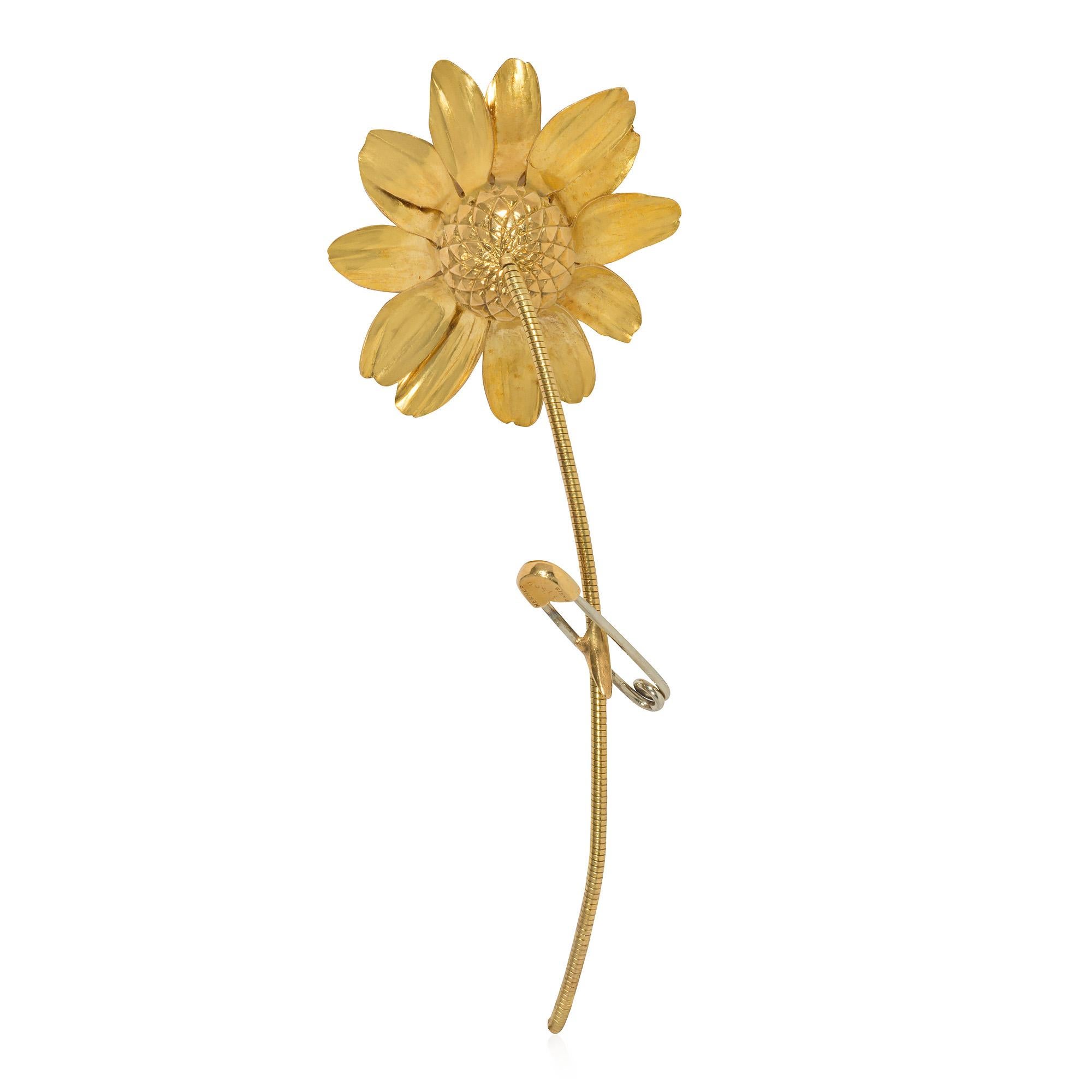Romantic Vintage Hermès Gold Statement Brooch in the Form of a Daisy For Sale